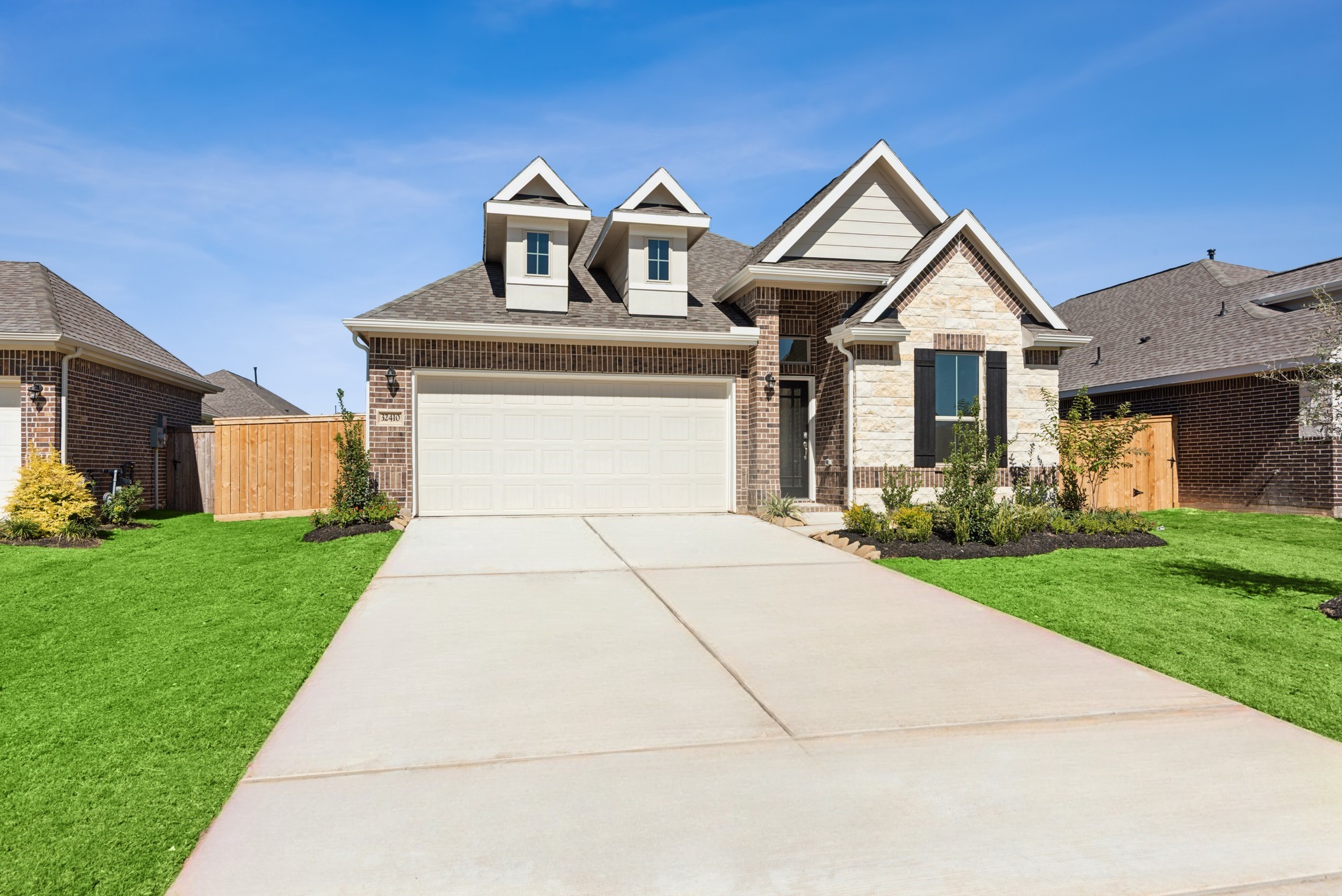 32410 Cedar Elm Drive Property Photo 2