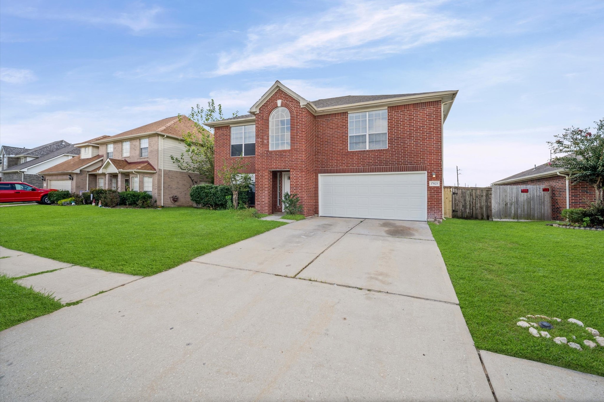17023 Great Glen Drive Property Photo 2