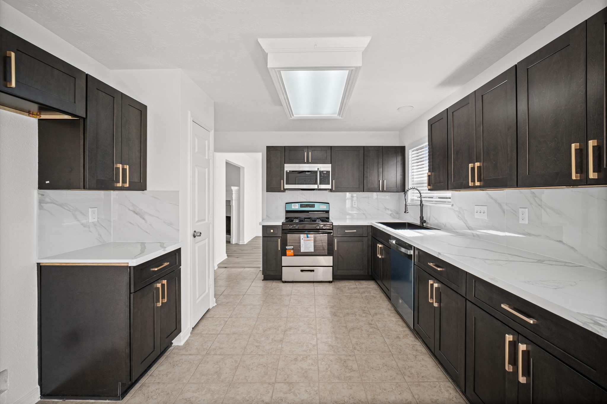 17023 Great Glen Drive Property Photo 4
