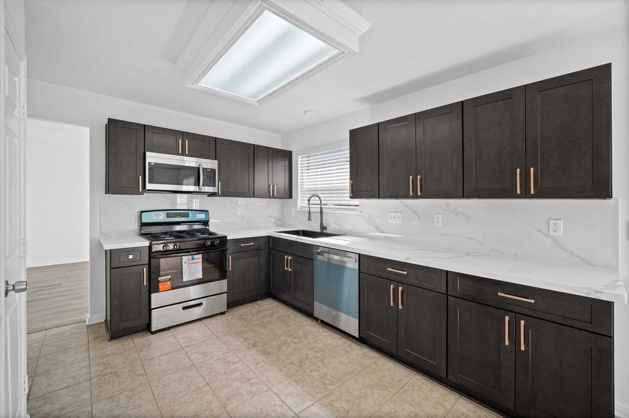 17023 Great Glen Drive Property Photo 5
