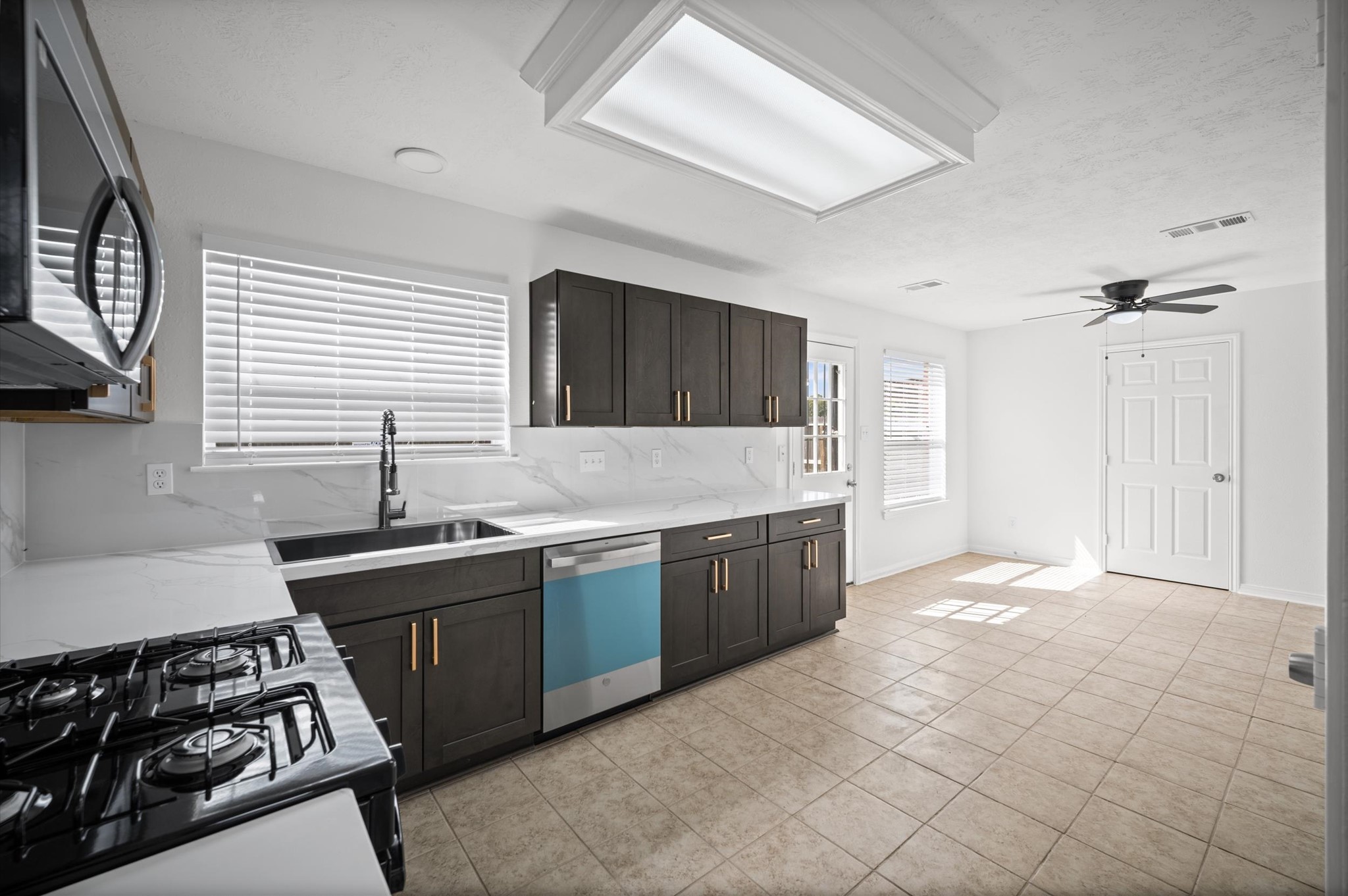 17023 Great Glen Drive Property Photo 6