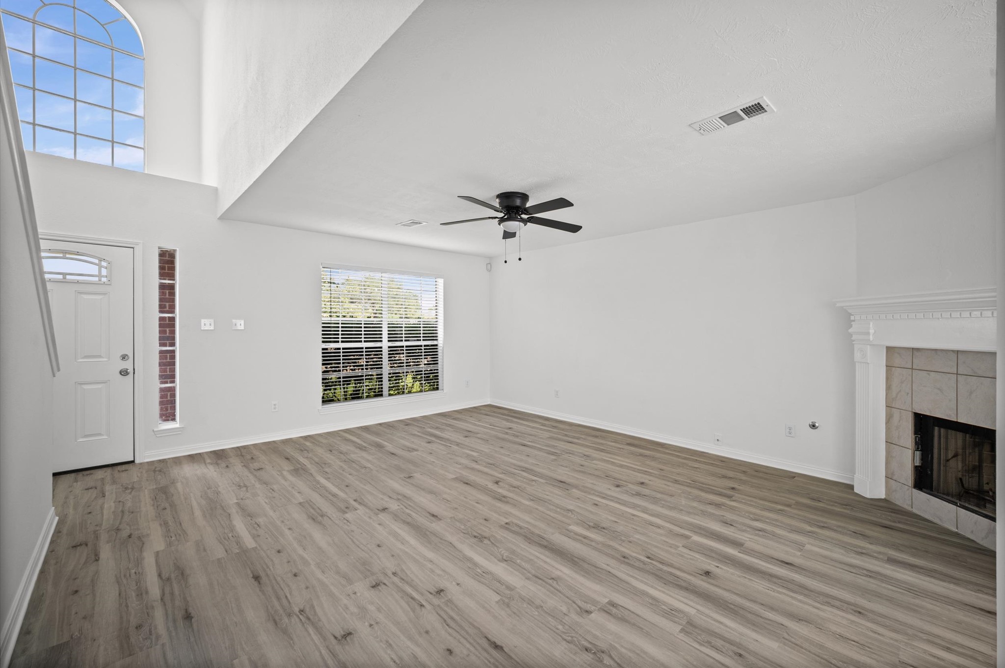 17023 Great Glen Drive Property Photo 11