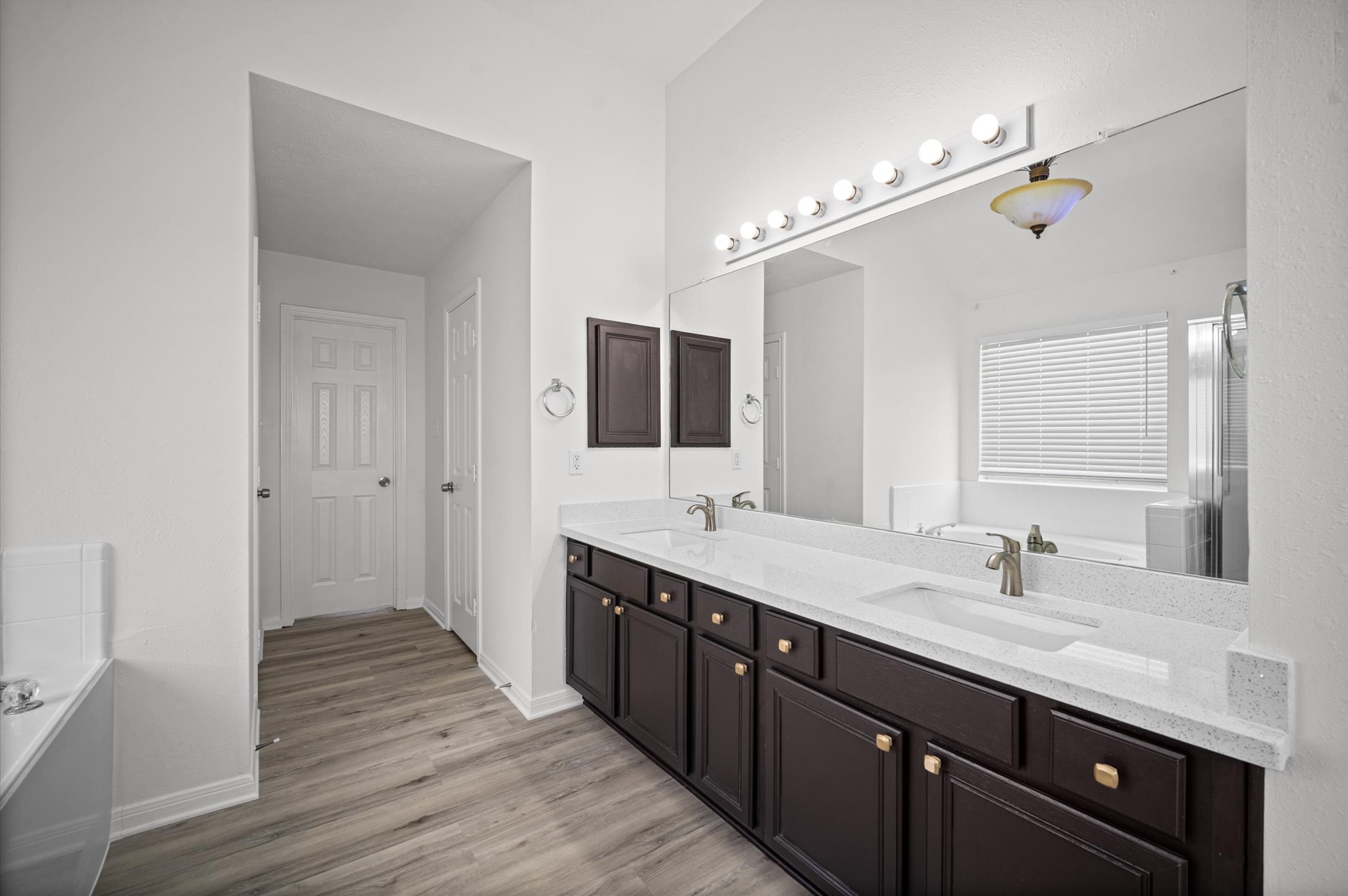 17023 Great Glen Drive Property Photo 13