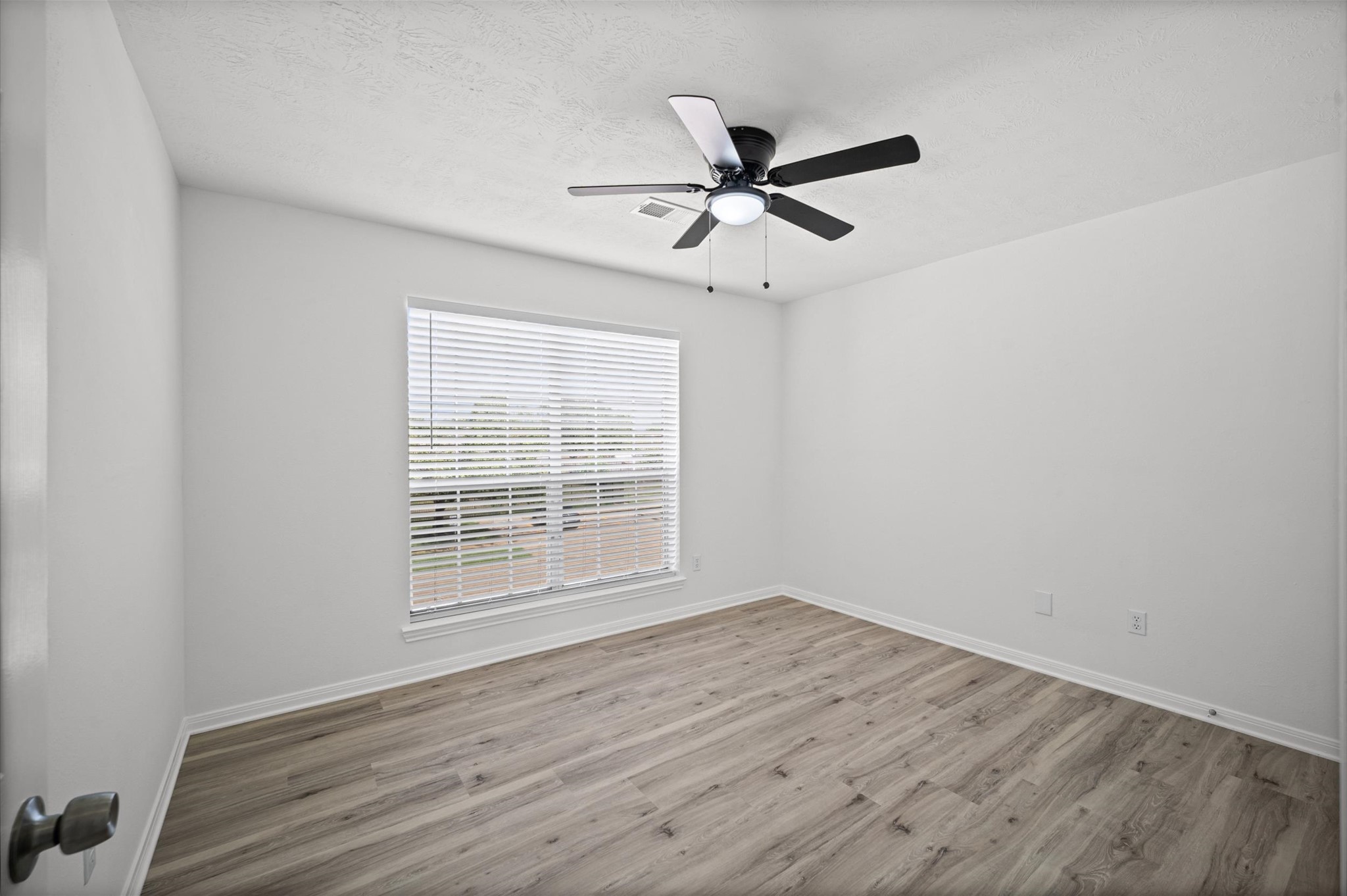 17023 Great Glen Drive Property Photo 19