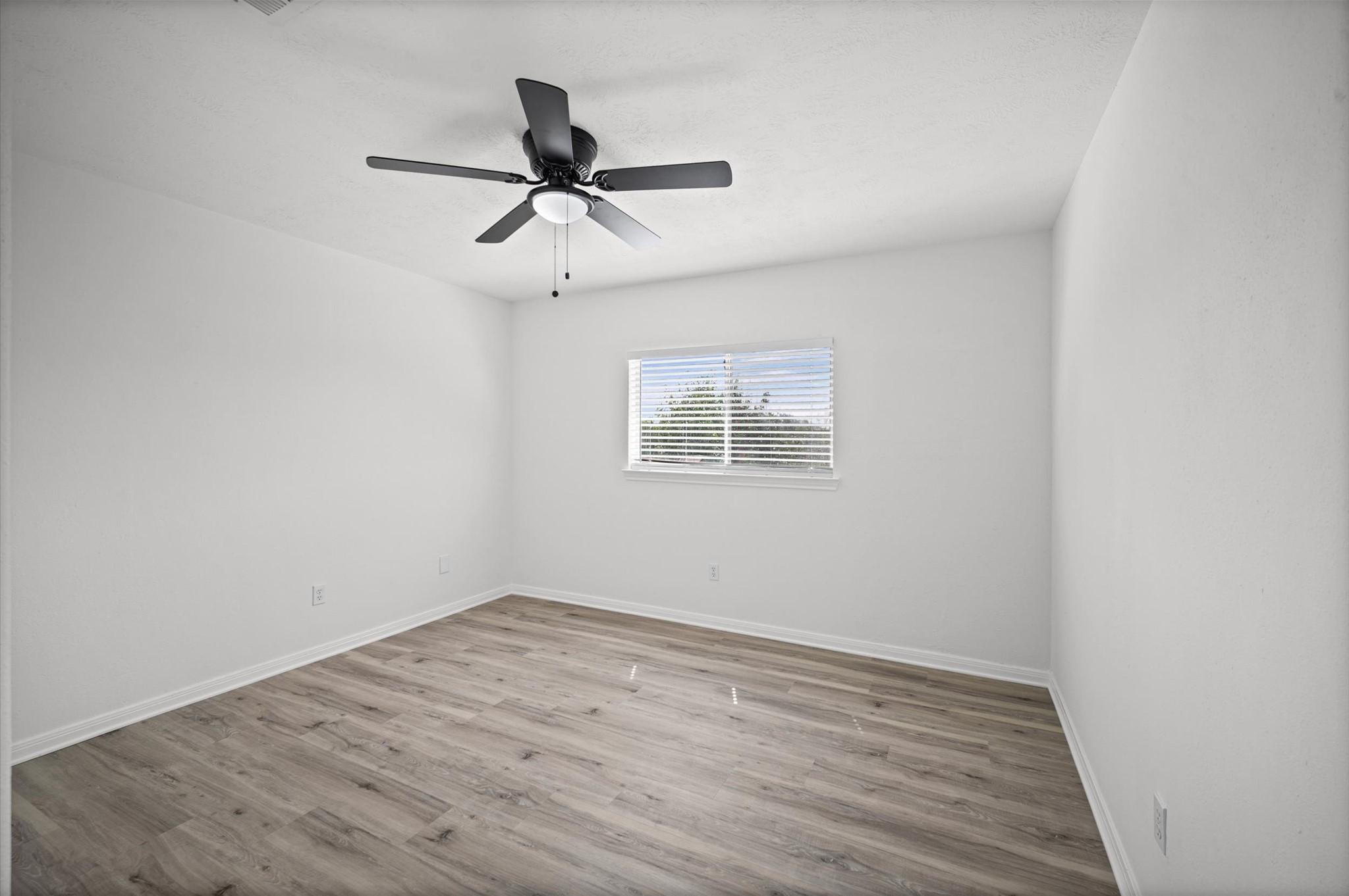 17023 Great Glen Drive Property Photo 20