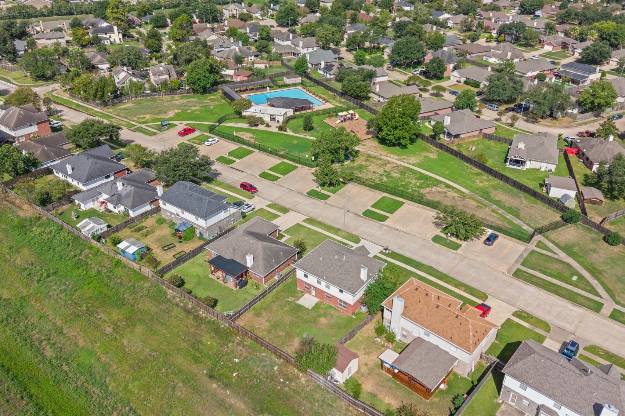 17023 Great Glen Drive Property Photo 33