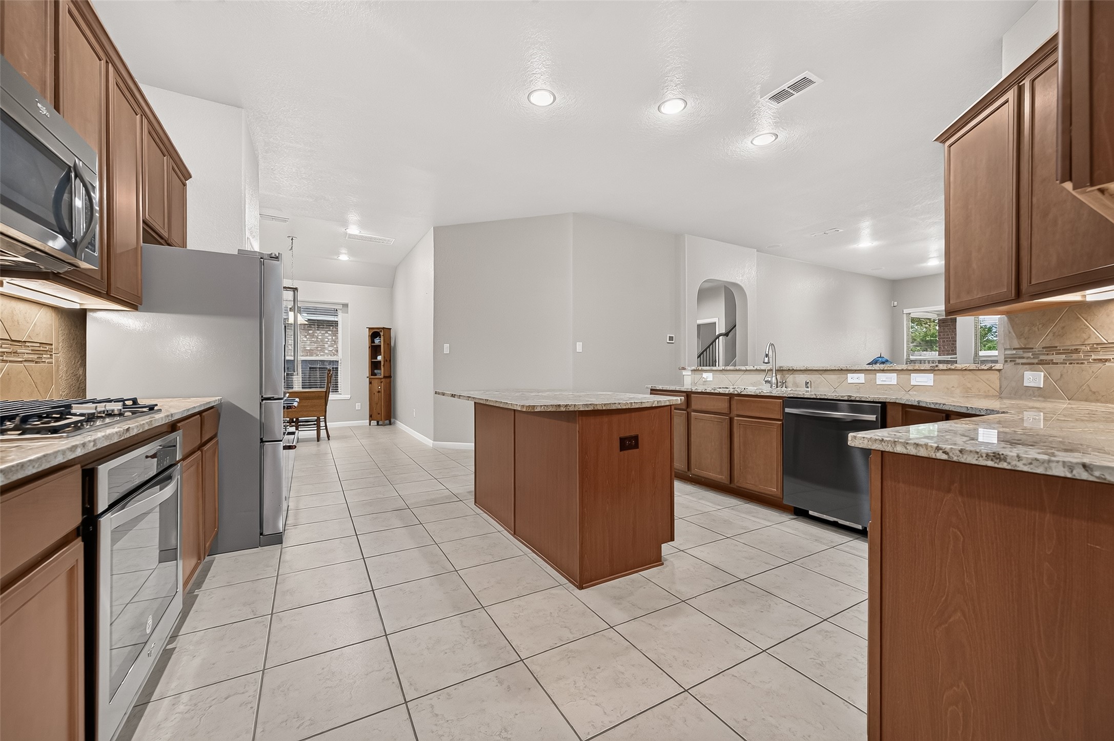 9614 Hideaway Green Drive Property Photo 12