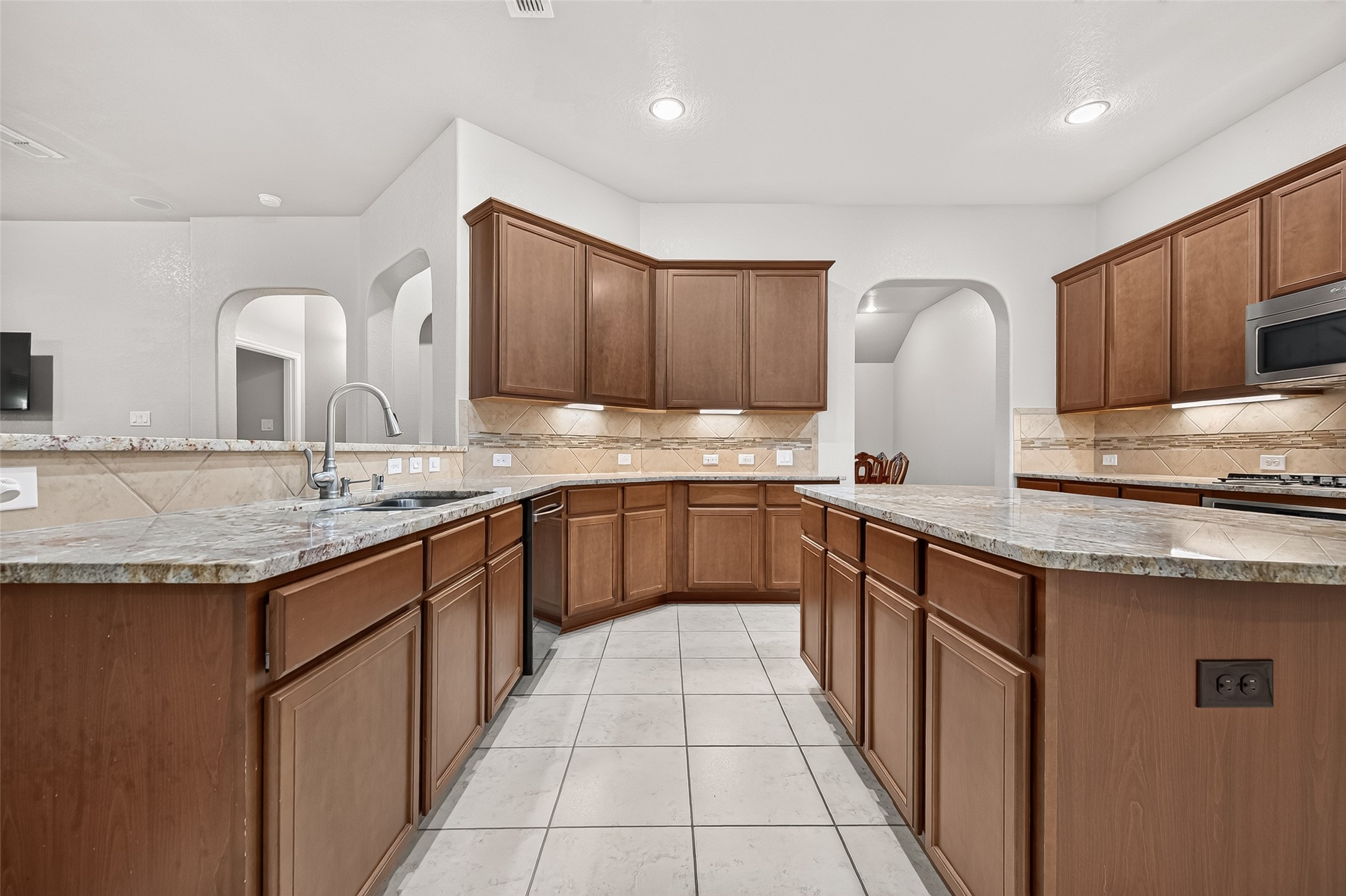9614 Hideaway Green Drive Property Photo 15