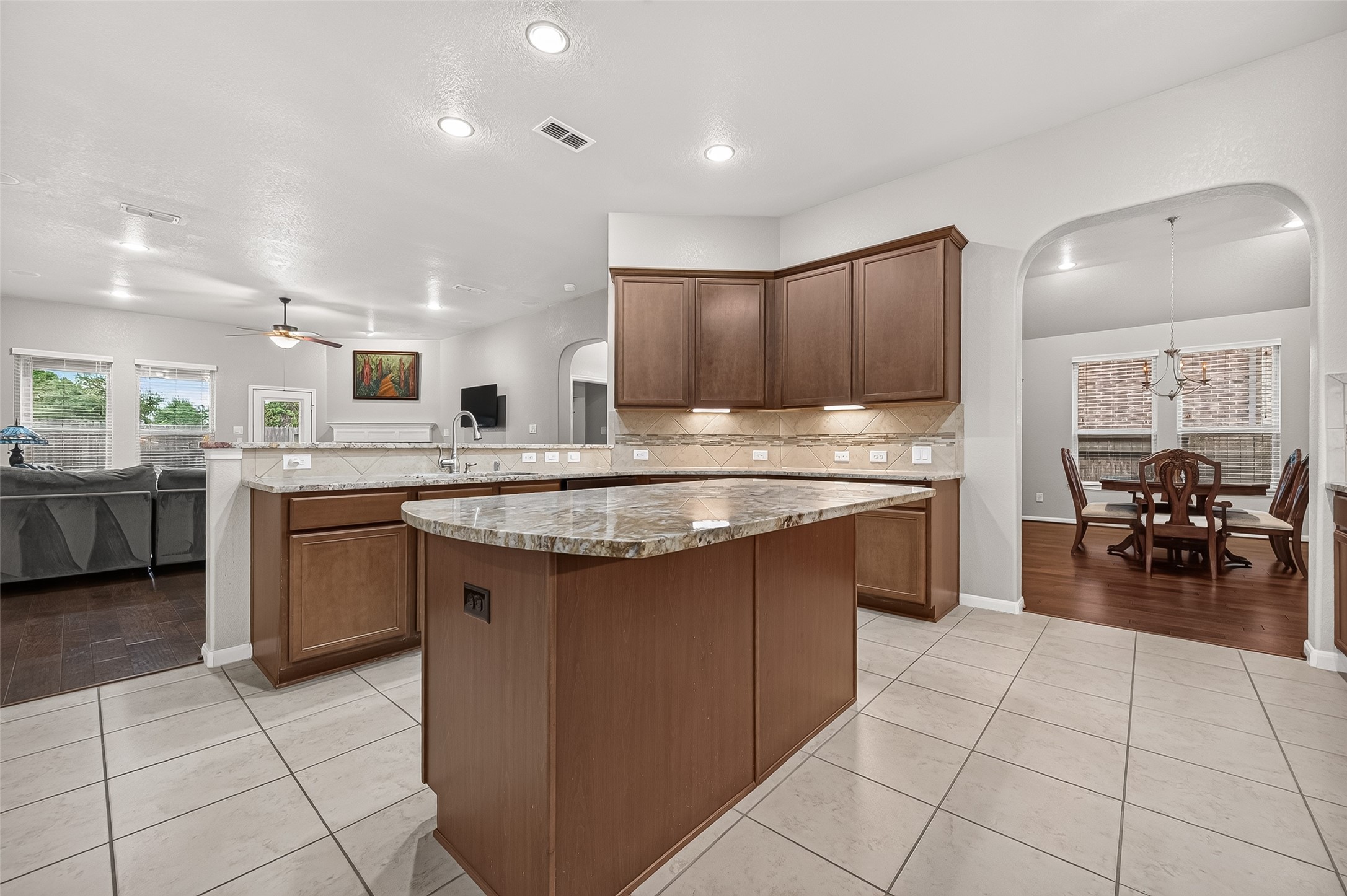 9614 Hideaway Green Drive Property Photo 19