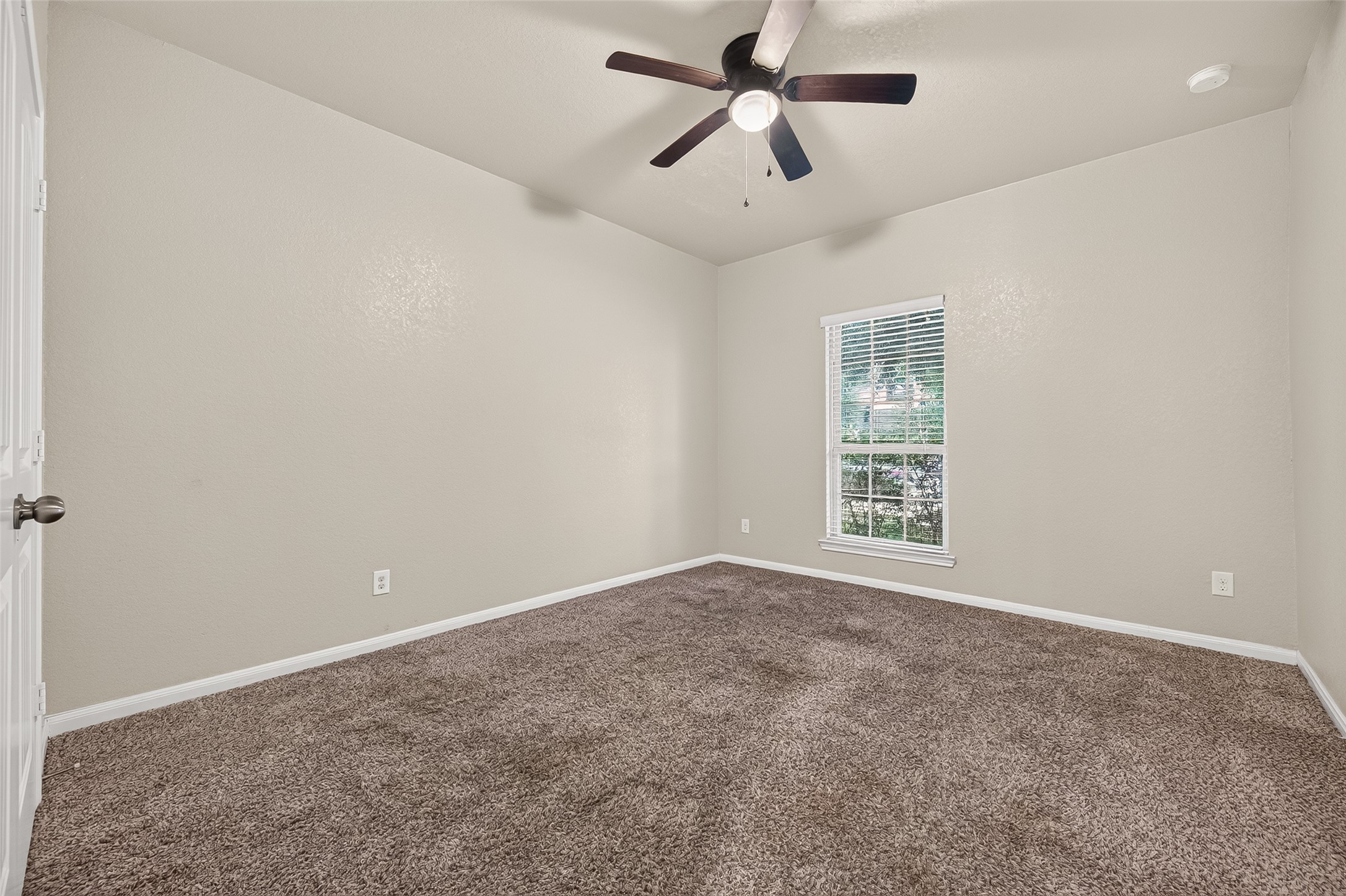 9614 Hideaway Green Drive Property Photo 27