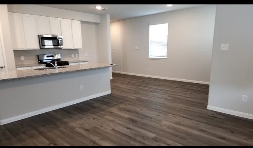 946 Grand Emperor Property Photo 6