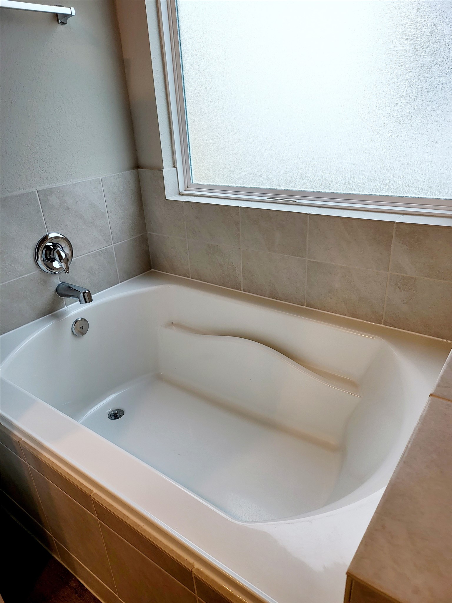 946 Grand Emperor Property Photo 10