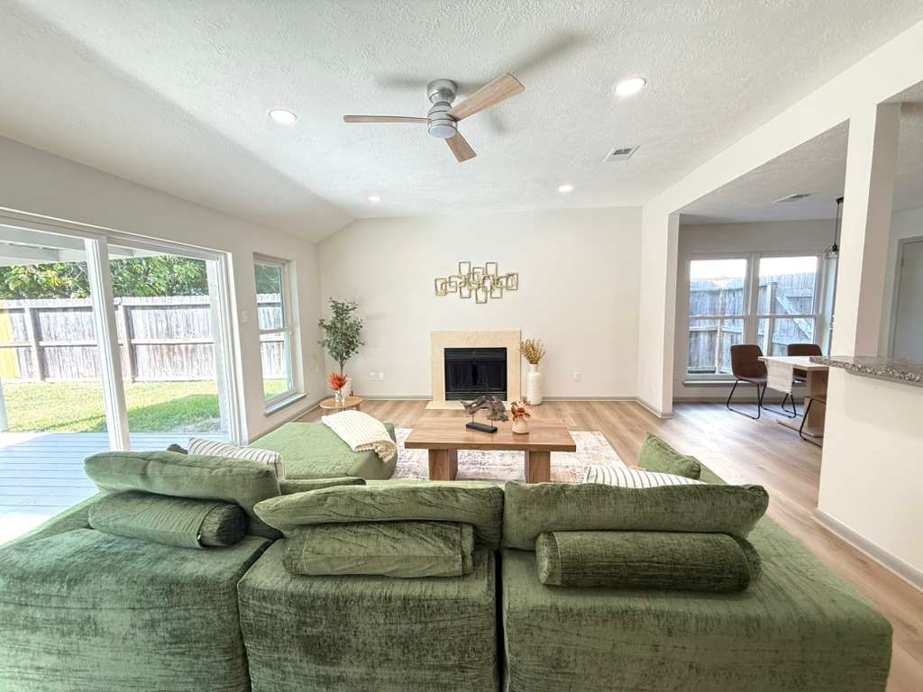 3826 Manordale Drive Property Photo 4