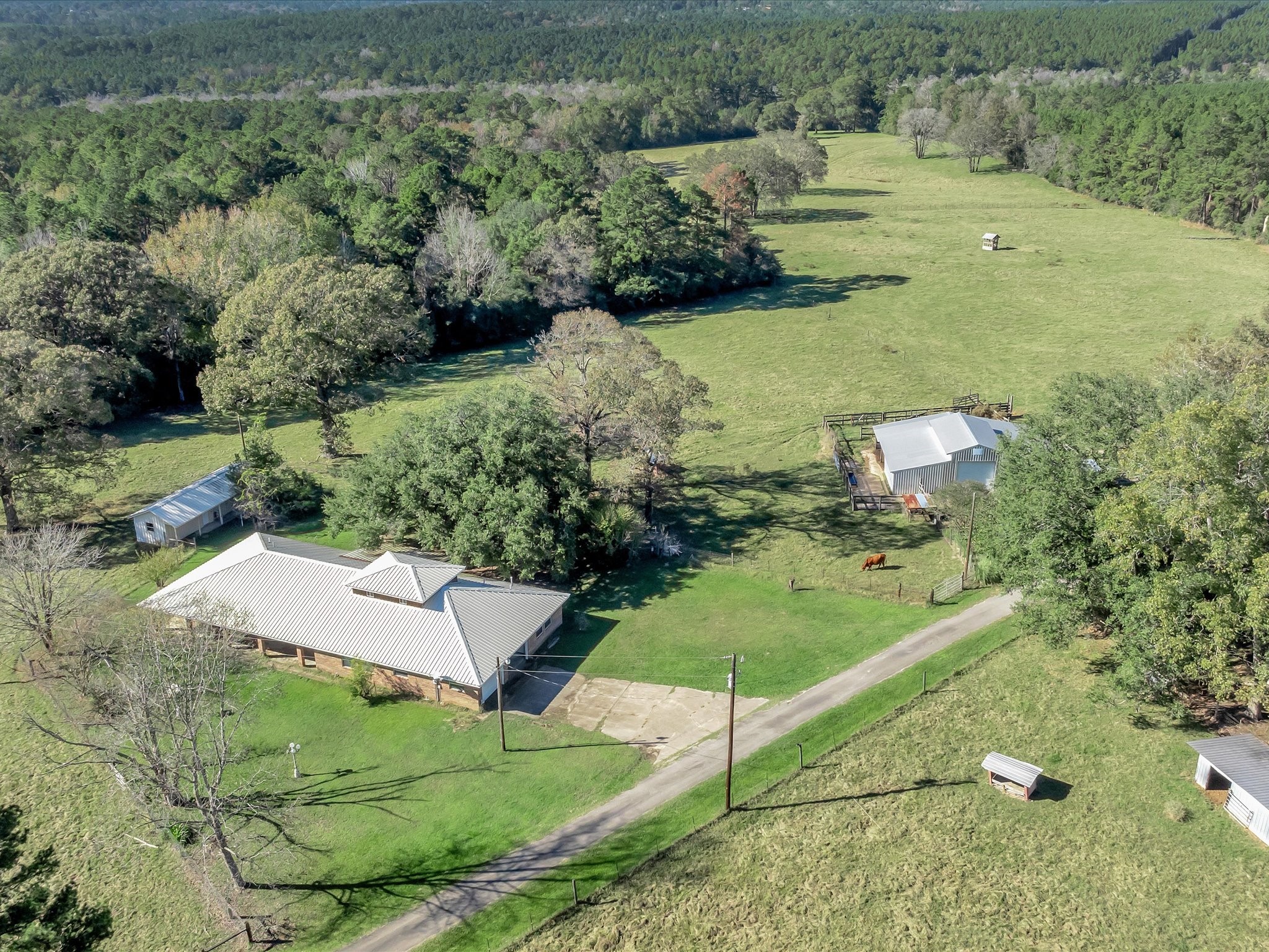 2899 County Road 3260 Property Photo 1