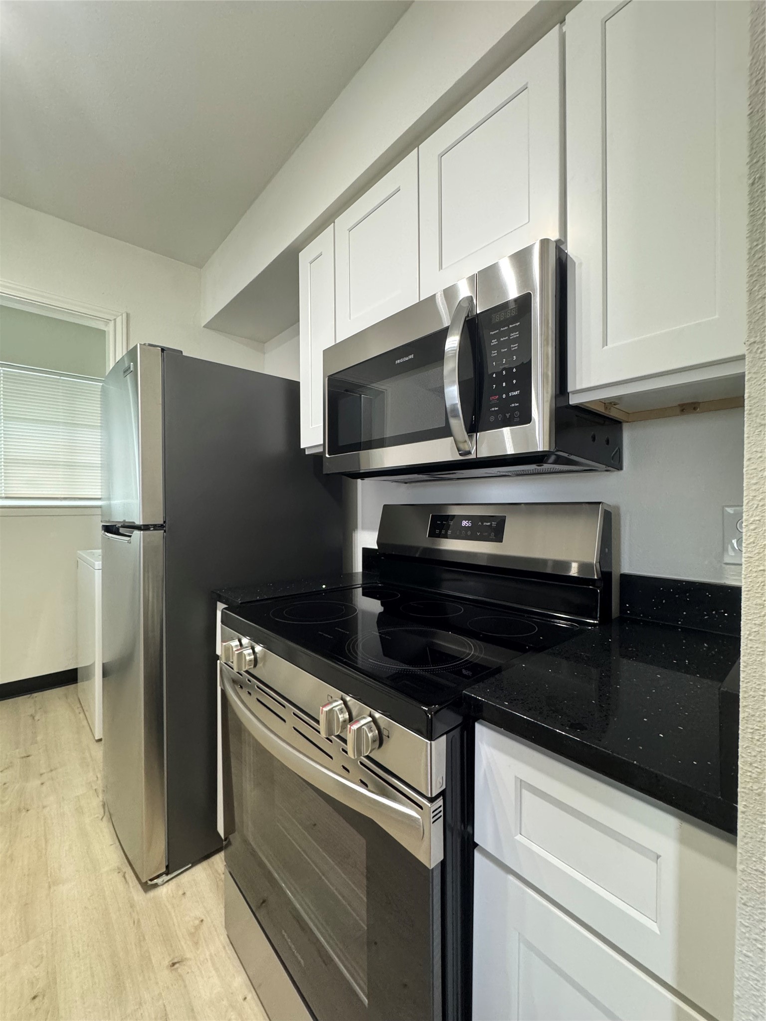 1319 Brenda Lane B Property Photo 6