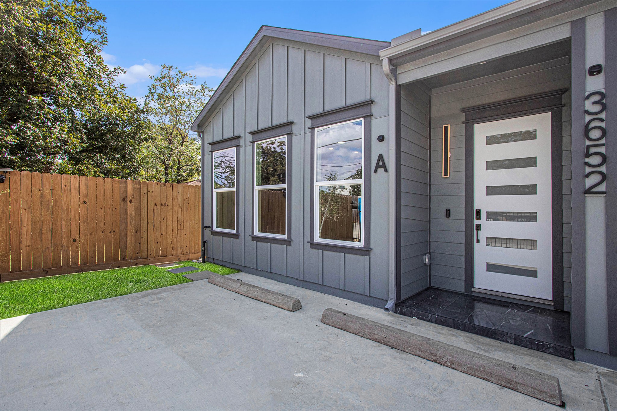 3652 Seabrook Street A/b Property Photo 5