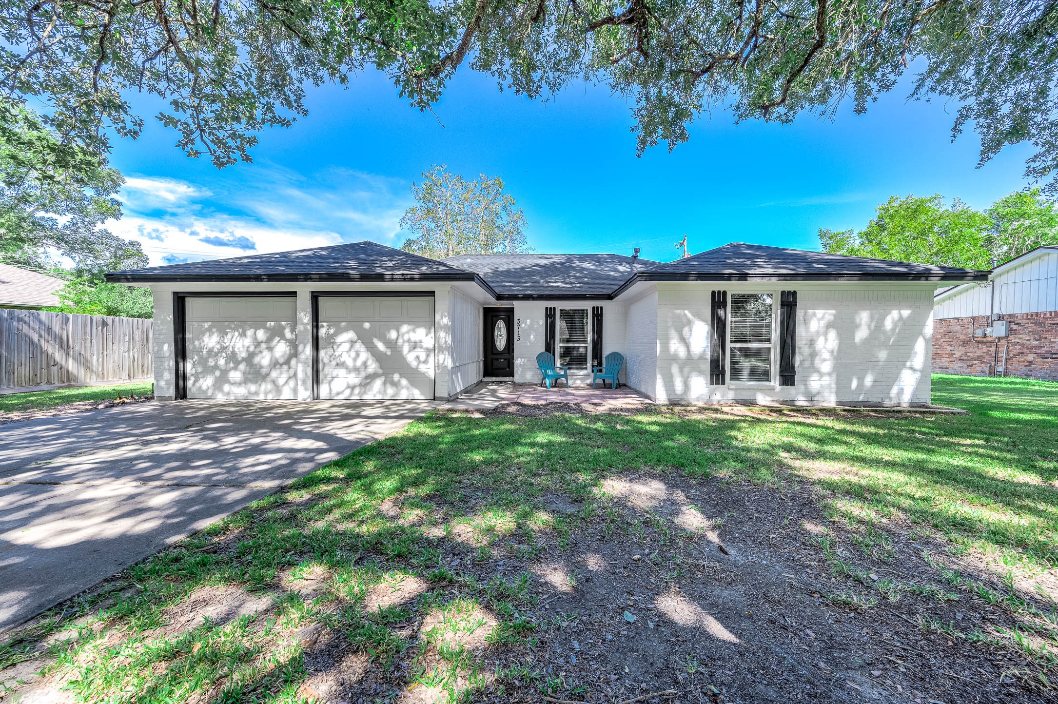 3713 Wilshire Drive Property Photo 1