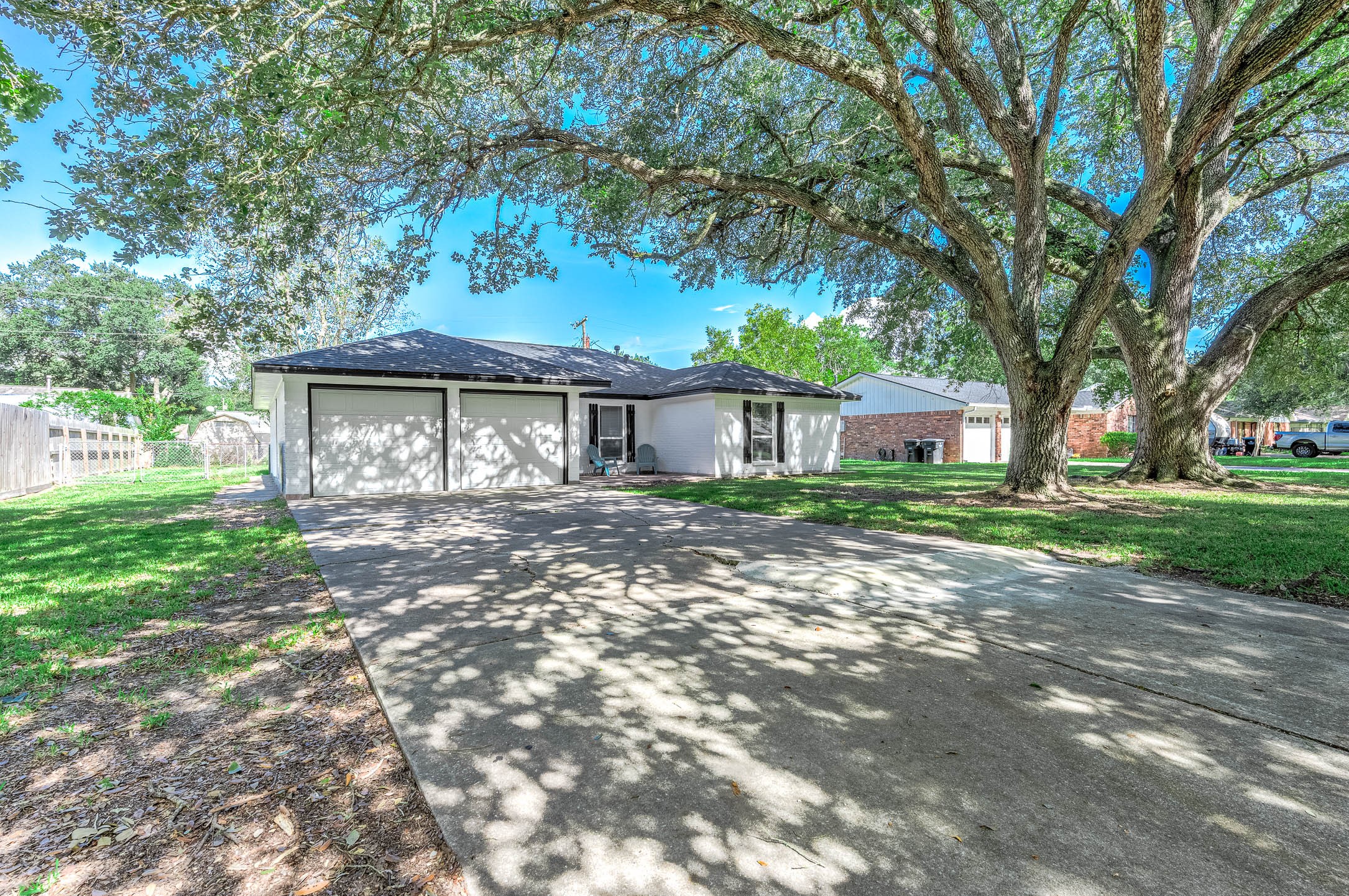 3713 Wilshire Drive Property Photo 2