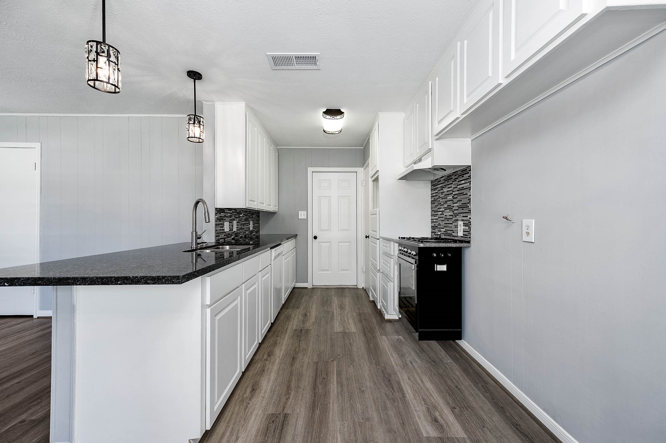3713 Wilshire Drive Property Photo 17