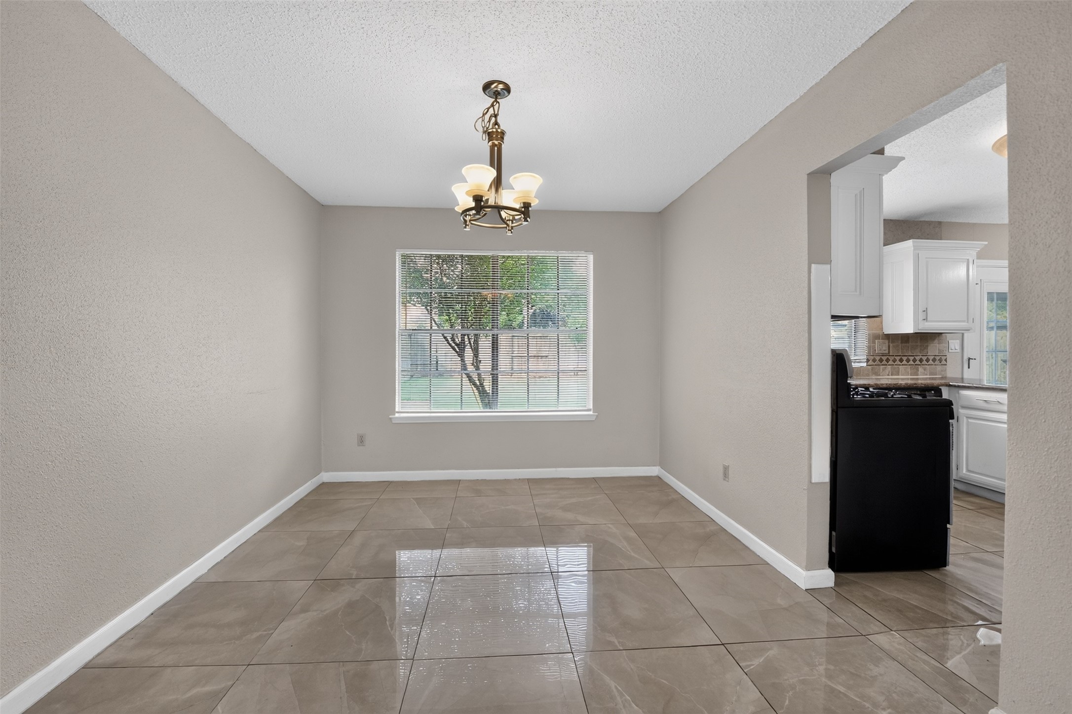 3423 Green Fields Drive Property Photo 8