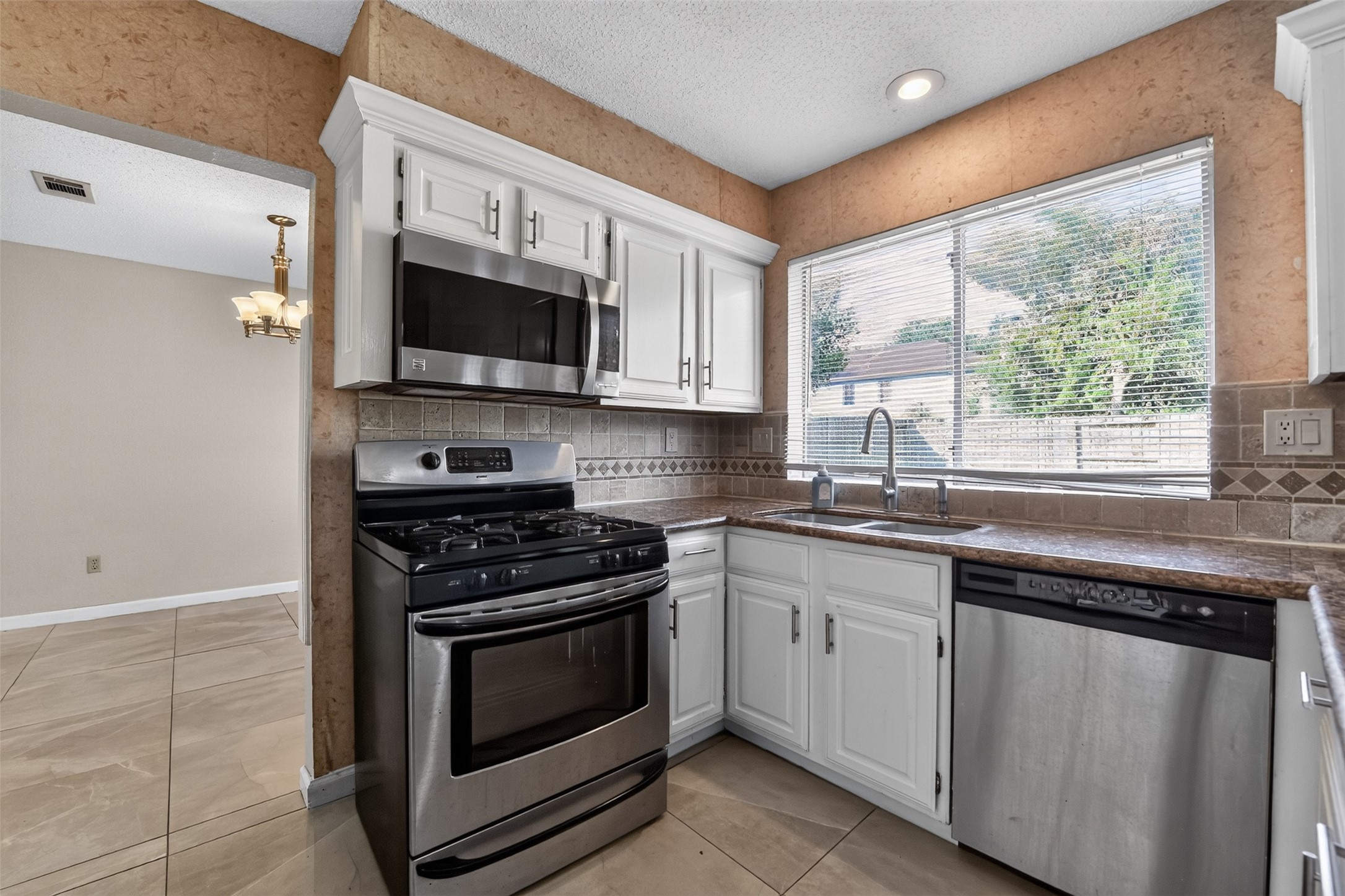 3423 Green Fields Drive Property Photo 13