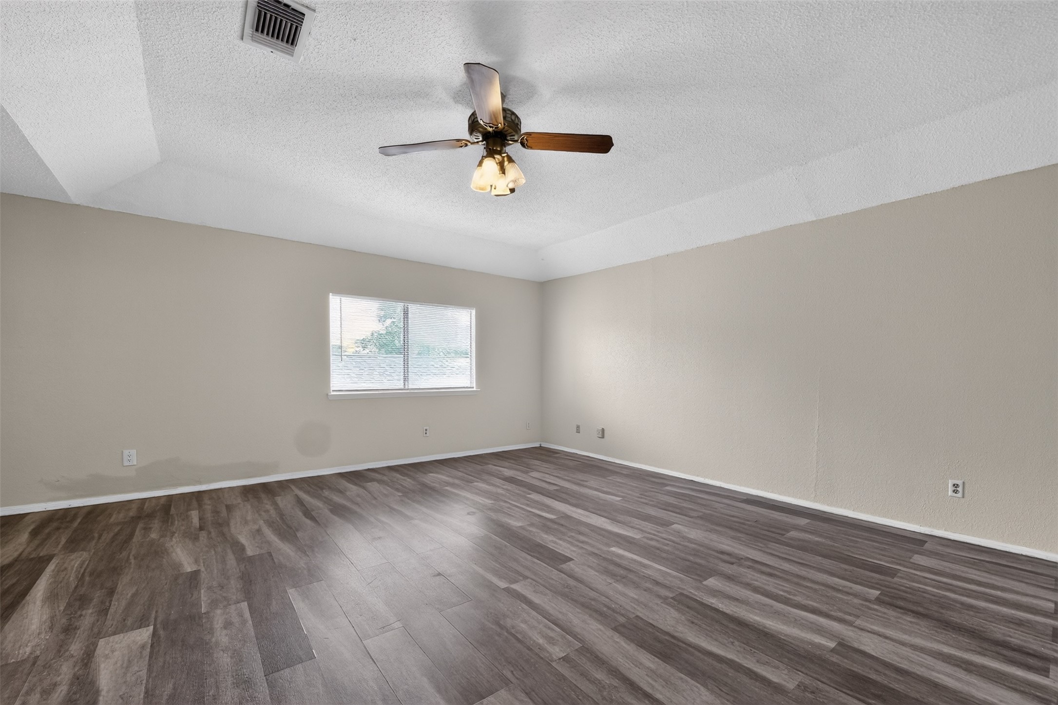 3423 Green Fields Drive Property Photo 20