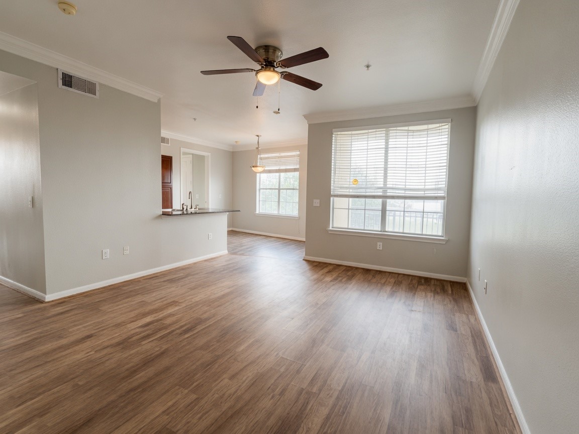 7575 Kirby Drive 2214 Property Photo 5