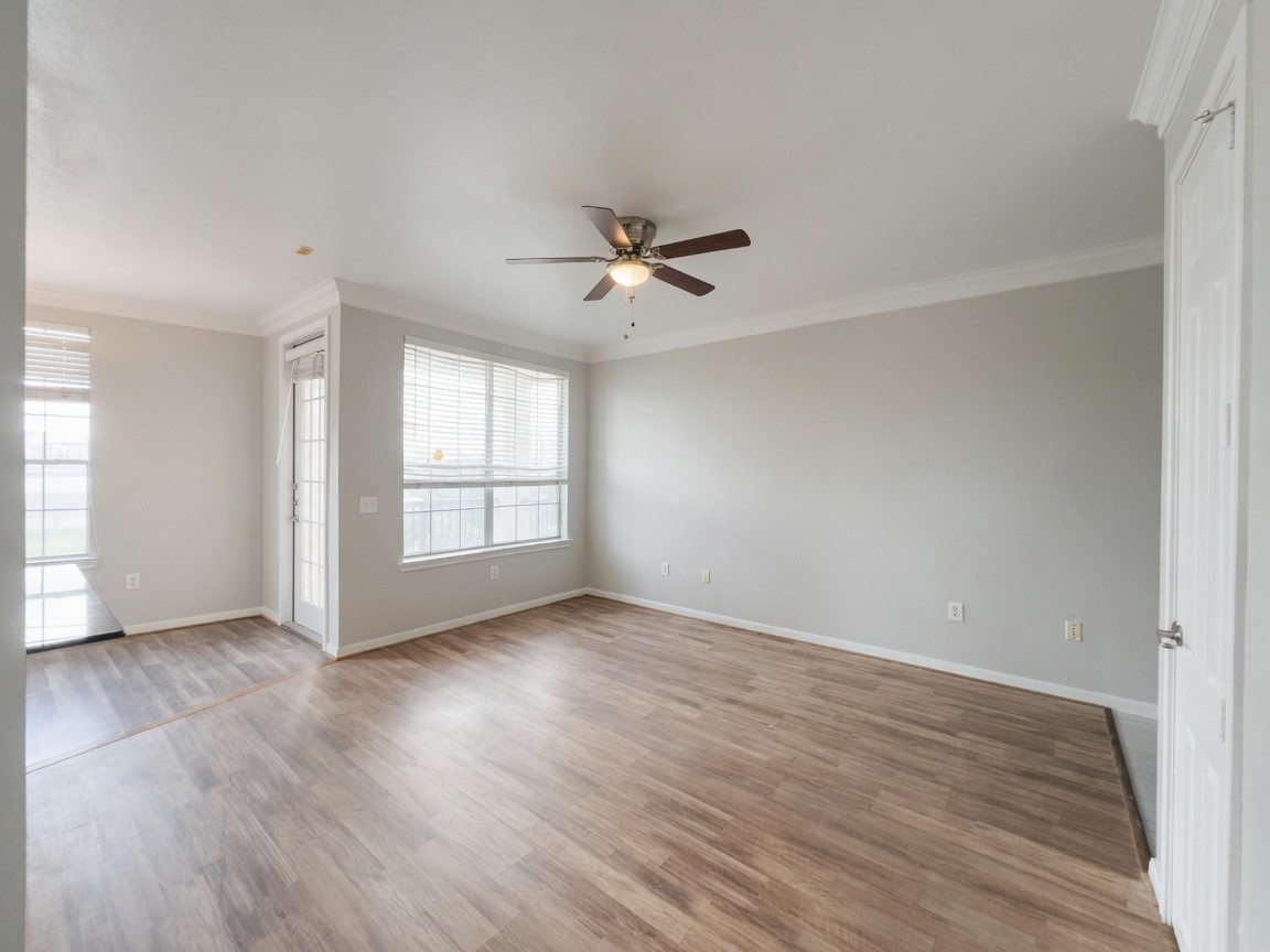 7575 Kirby Drive 2214 Property Photo 6