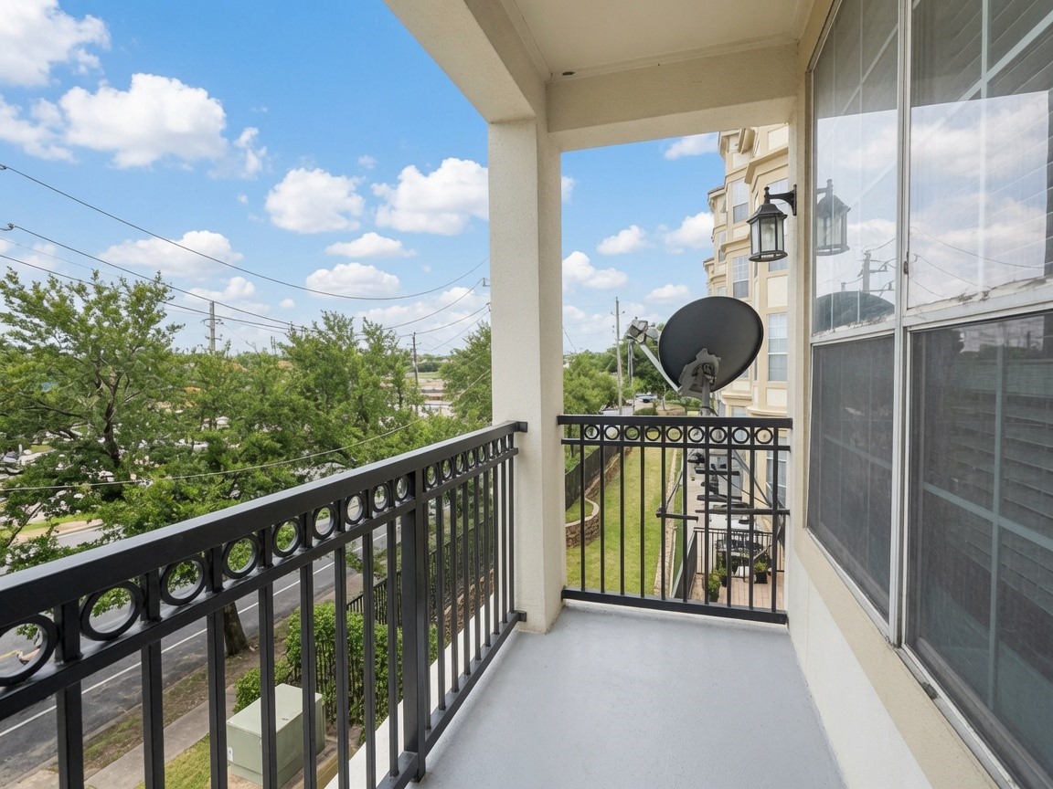 7575 Kirby Drive 2214 Property Photo 11