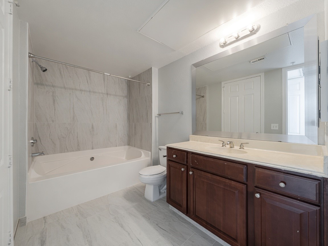 7575 Kirby Drive 2214 Property Photo 24