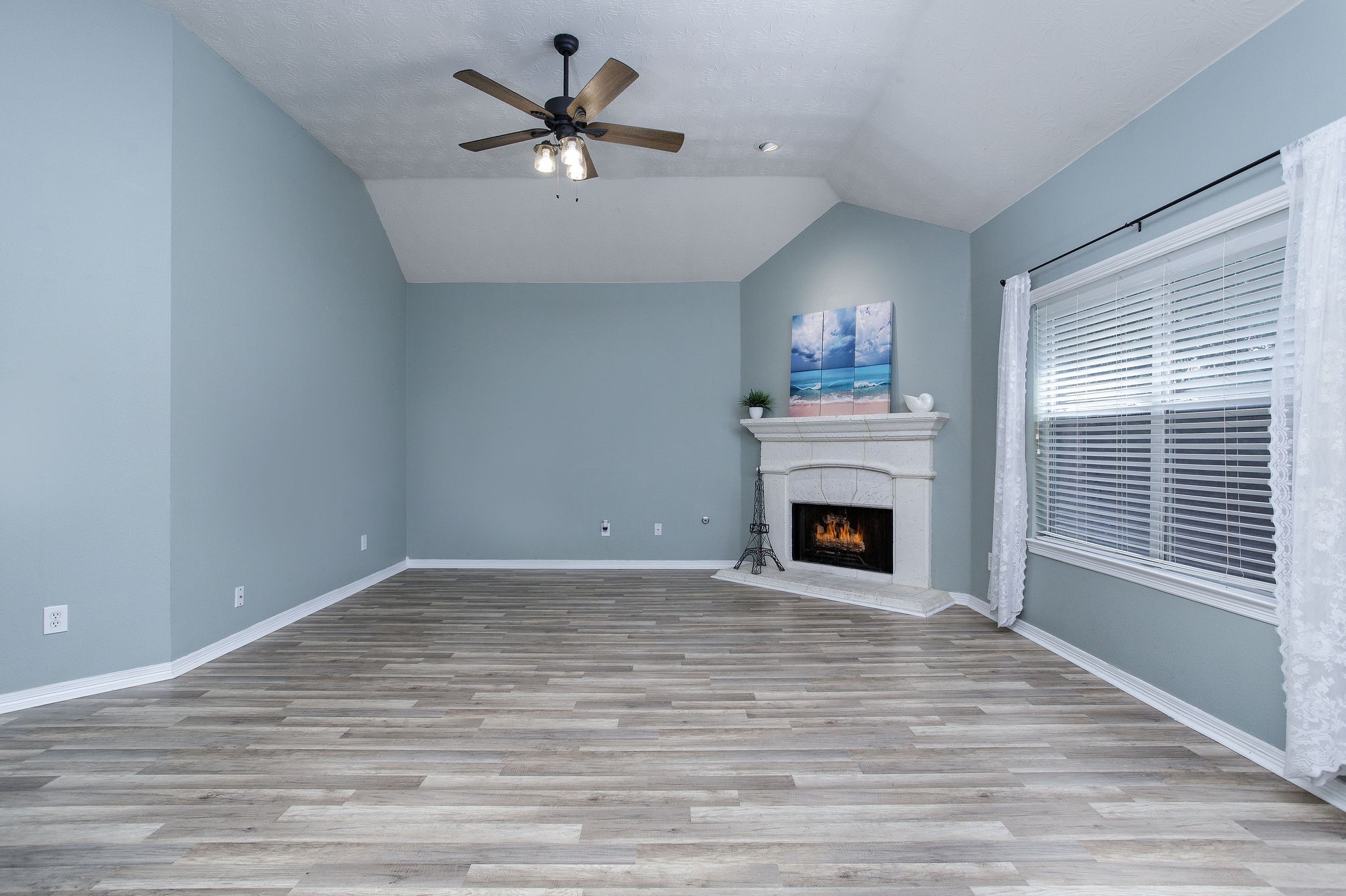 28610 Hidden Cove Drive Property Photo 6
