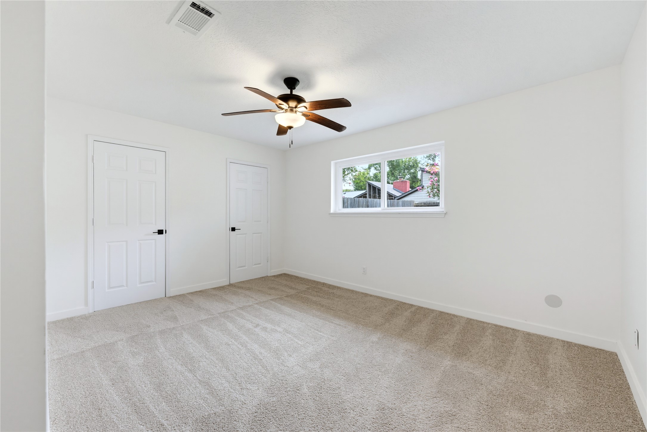 16310 Havenhurst Drive Property Photo 16