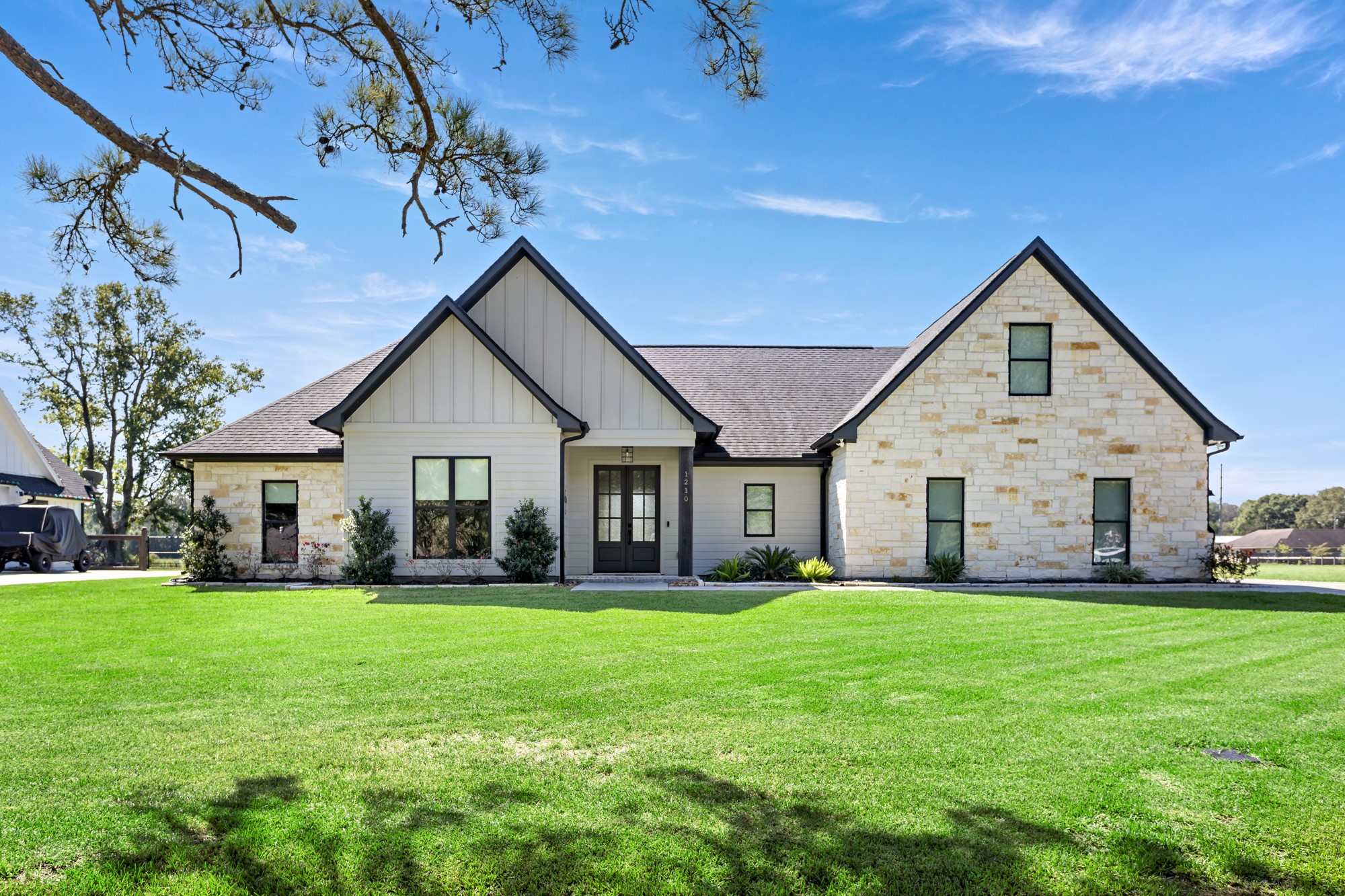 1210 Cuniff Road Property Photo 1