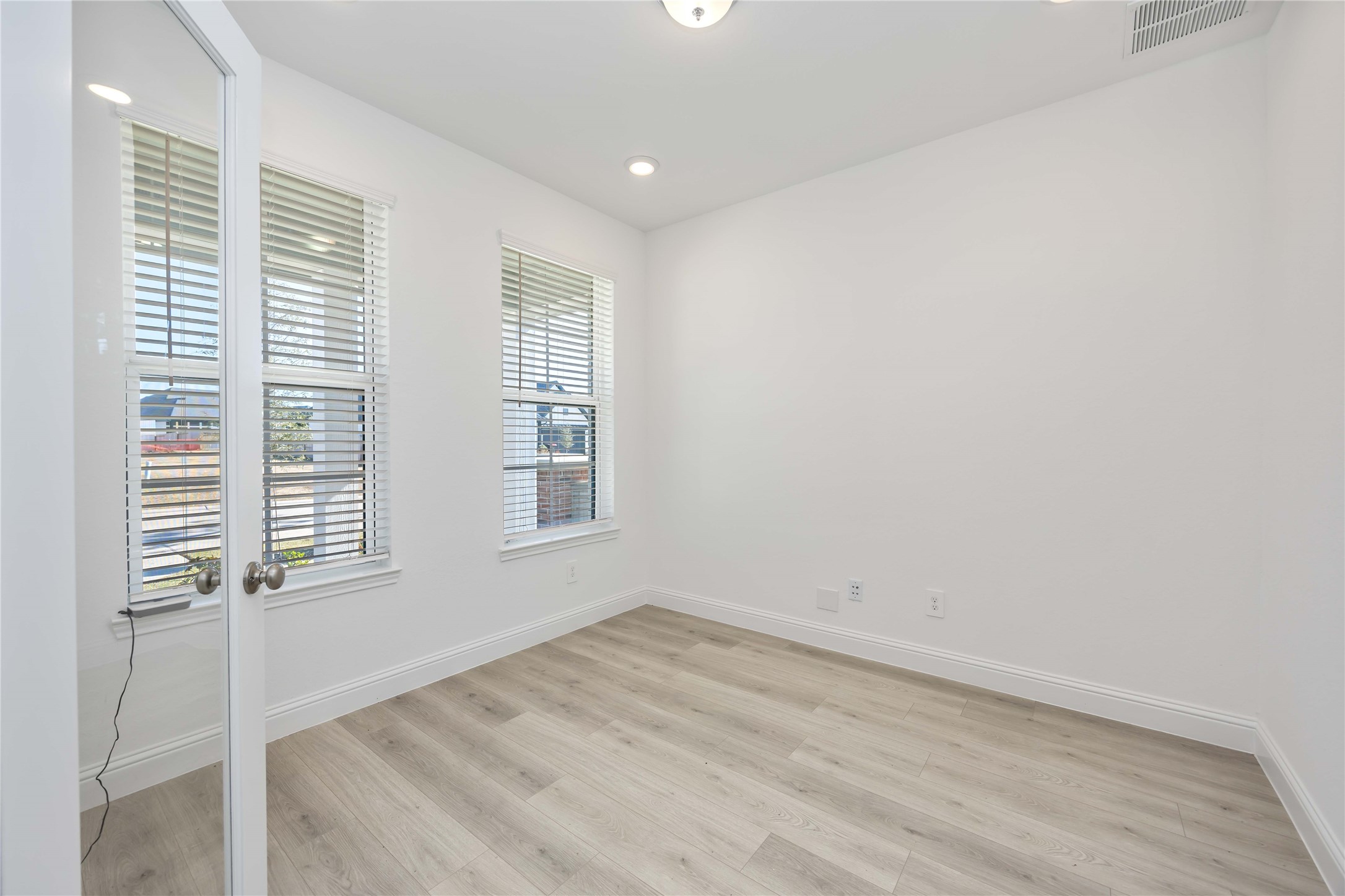 1707 Sterling Water Drive Property Photo 4