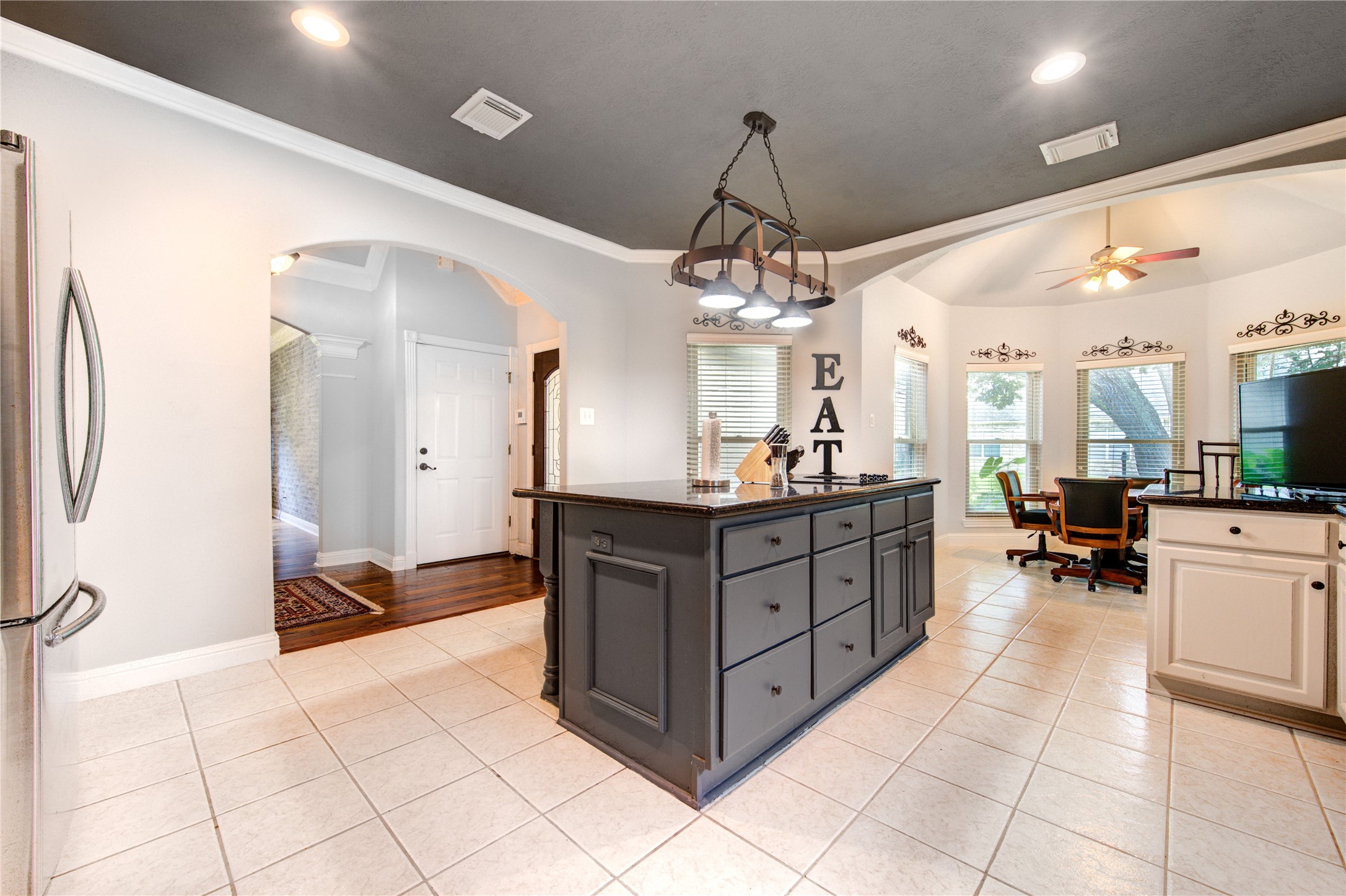 1811 Emerald Green Drive Property Photo 8