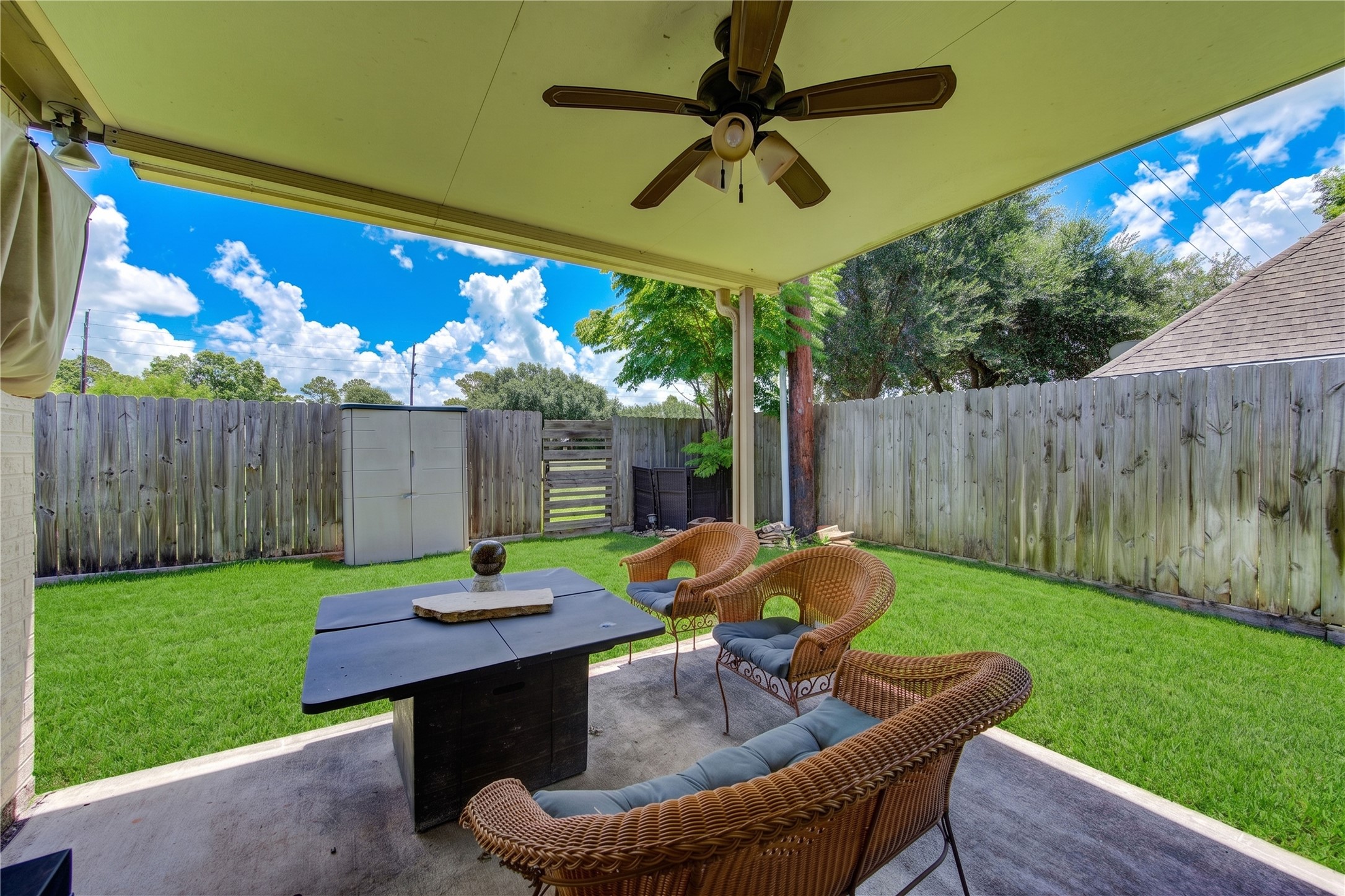 1811 Emerald Green Drive Property Photo 33