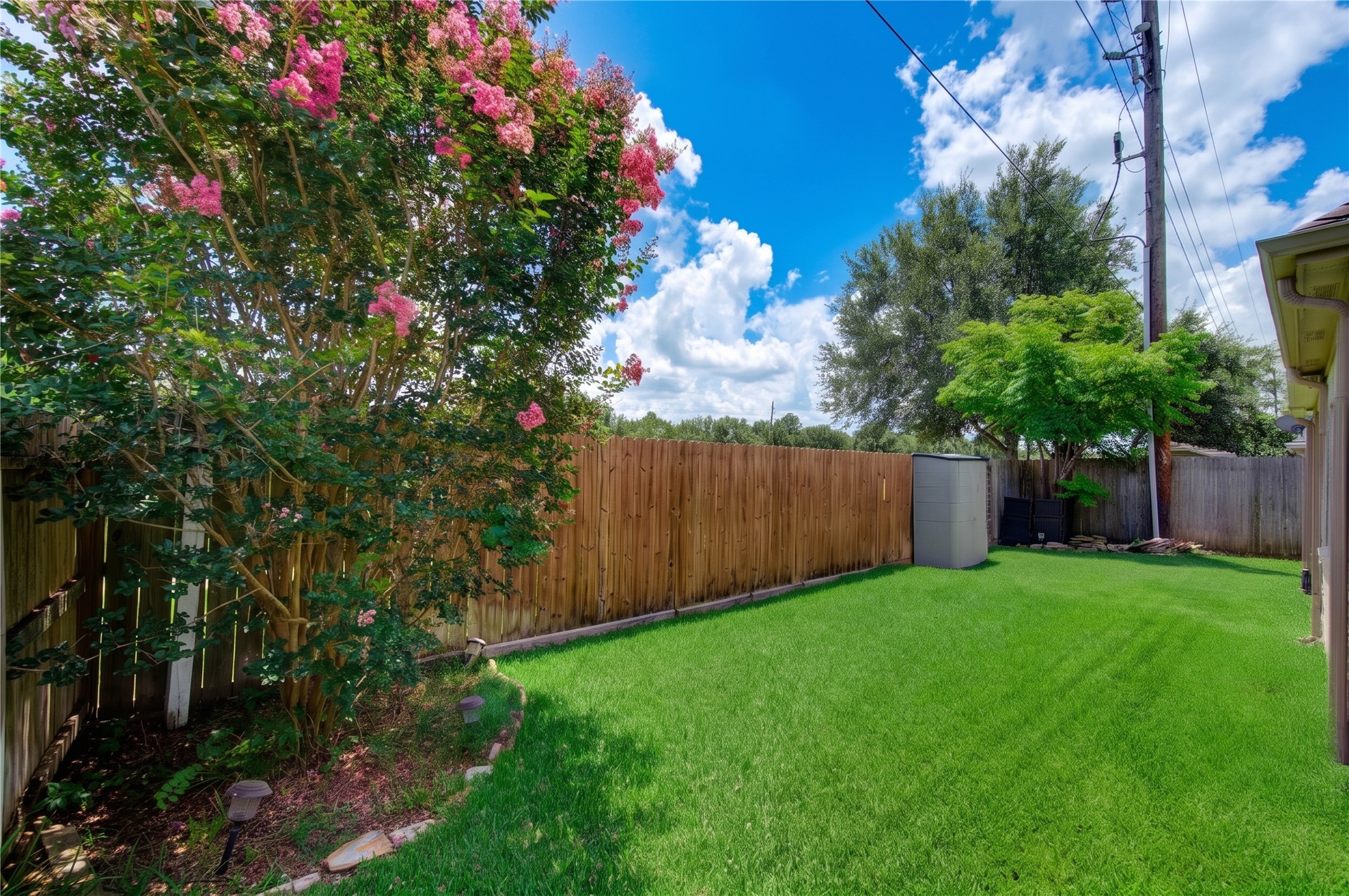 1811 Emerald Green Drive Property Photo 37