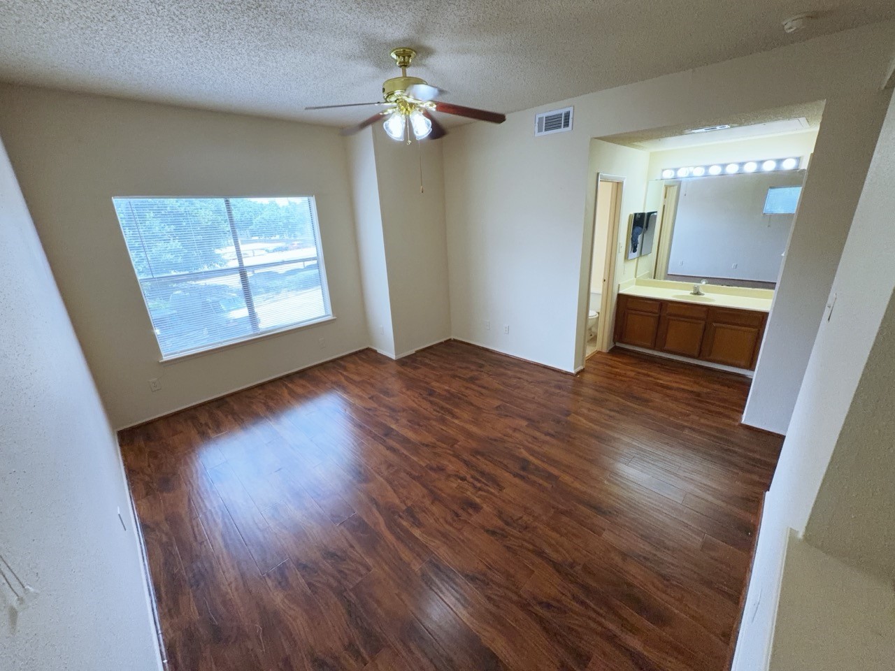 7900 Bissonnet Street D1 Property Photo 10