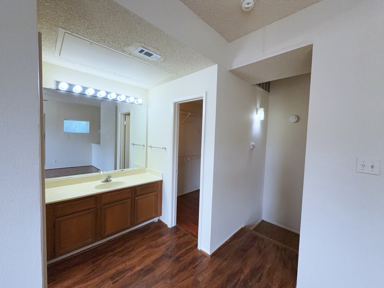 7900 Bissonnet Street D1 Property Photo 11