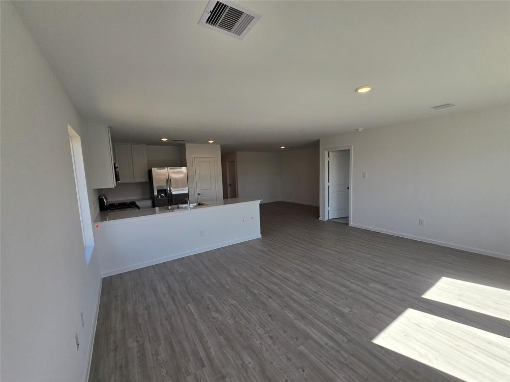 6411 Linden Leaf Drive Property Photo 6