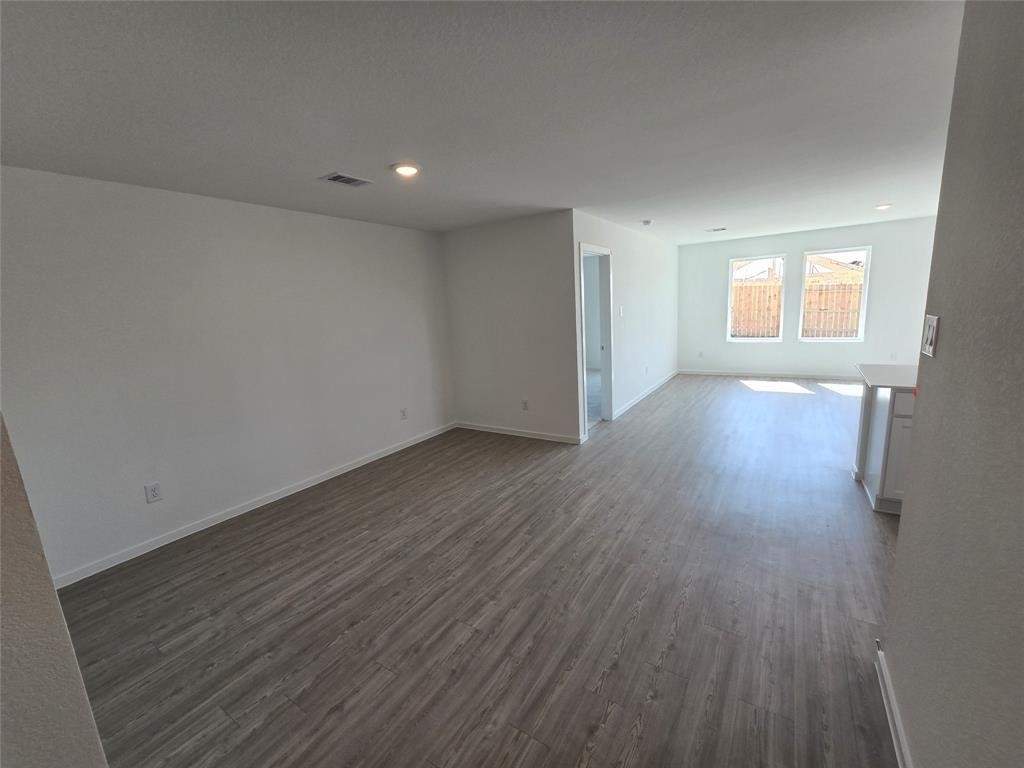 6411 Linden Leaf Drive Property Photo 7