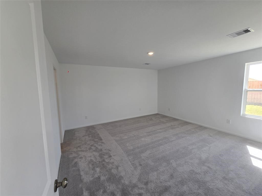 6411 Linden Leaf Drive Property Photo 9