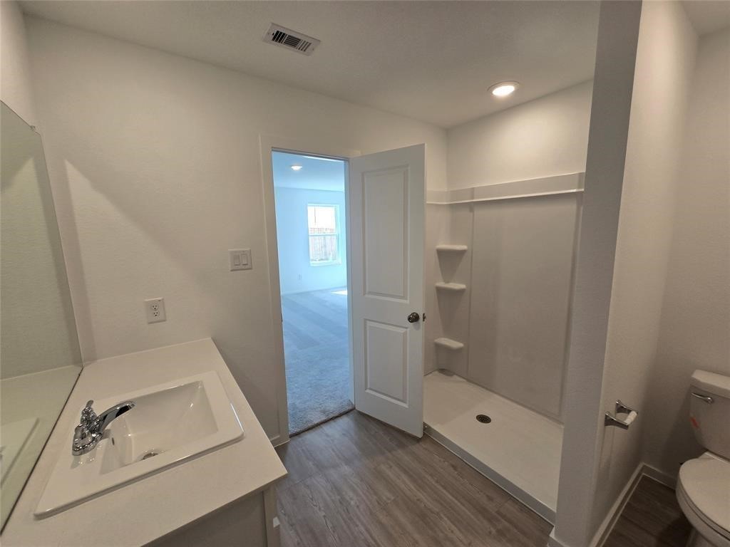 6411 Linden Leaf Drive Property Photo 11