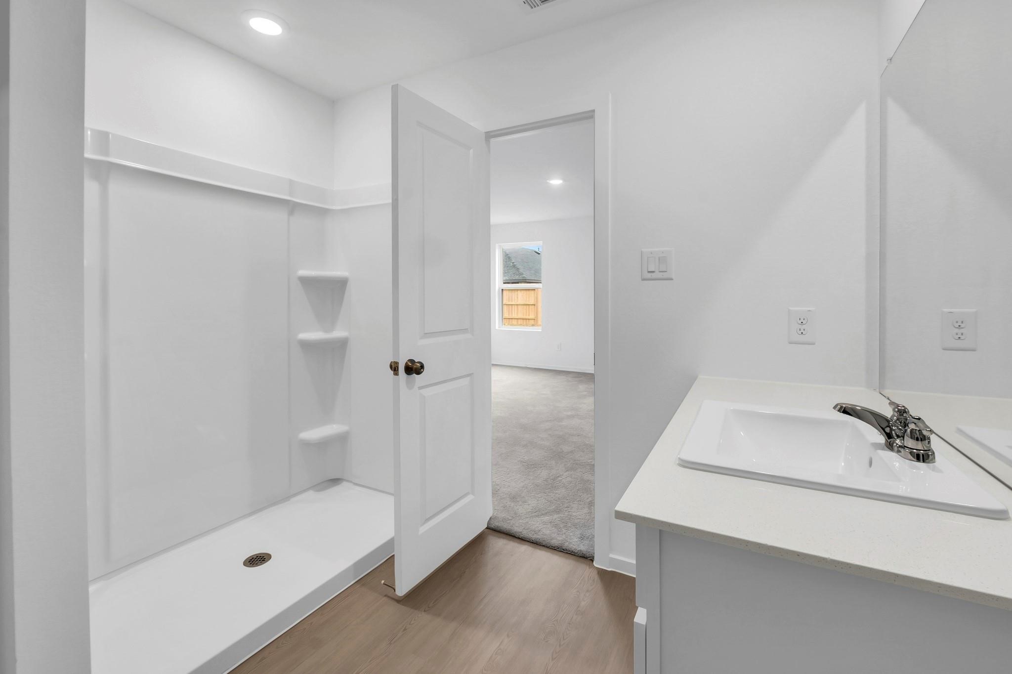 6411 Linden Leaf Drive Property Photo 12