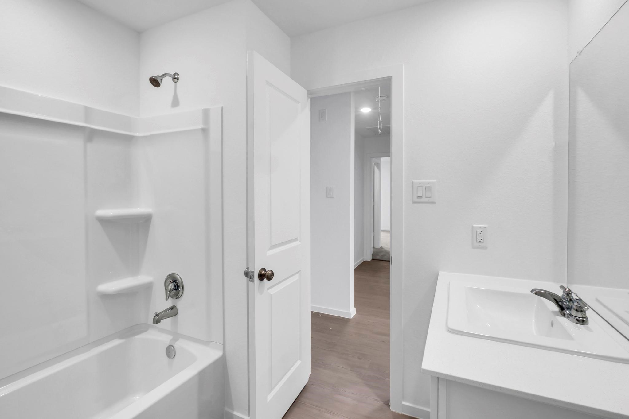 6411 Linden Leaf Drive Property Photo 14