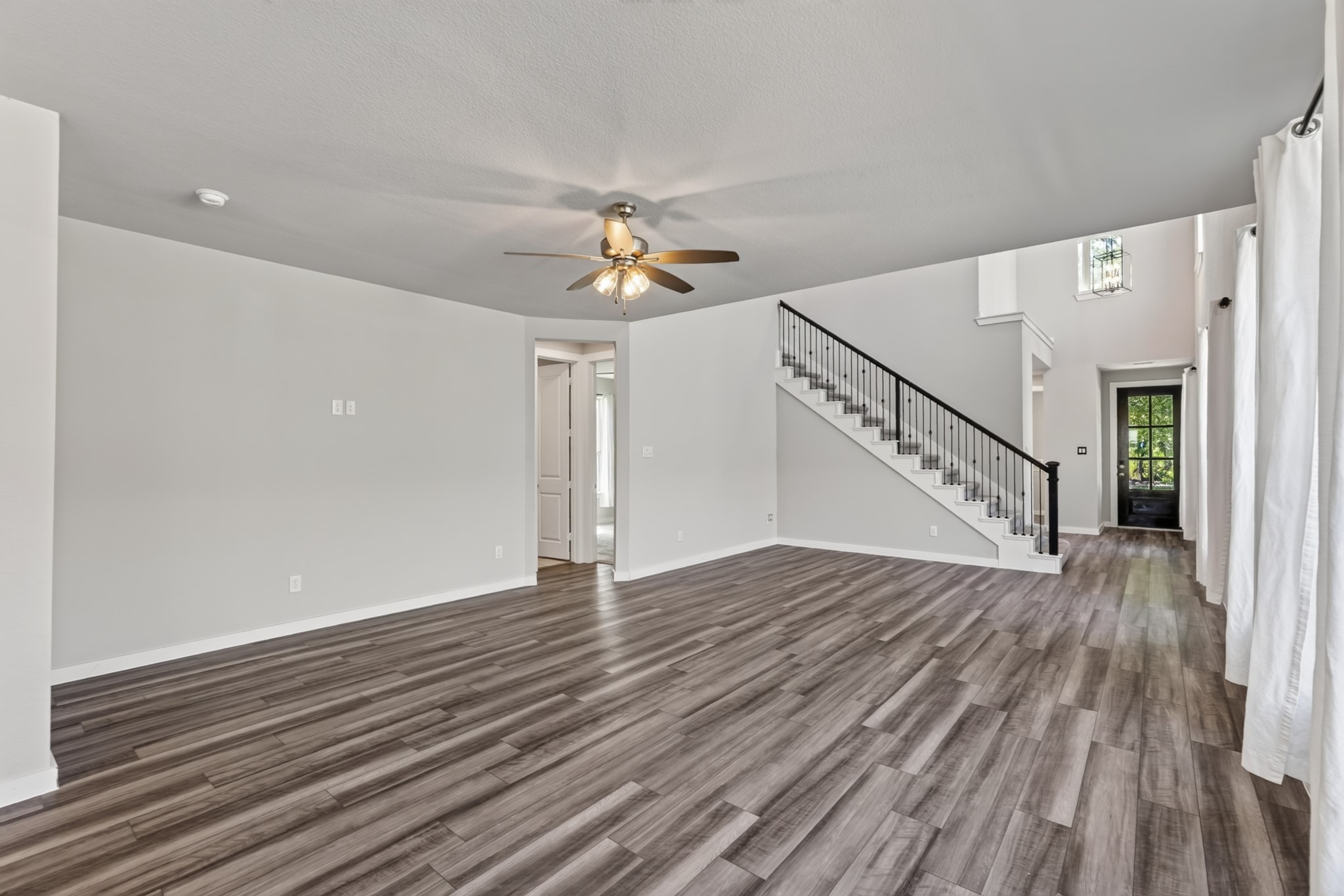 706 Santa Elena Trail Property Photo 15
