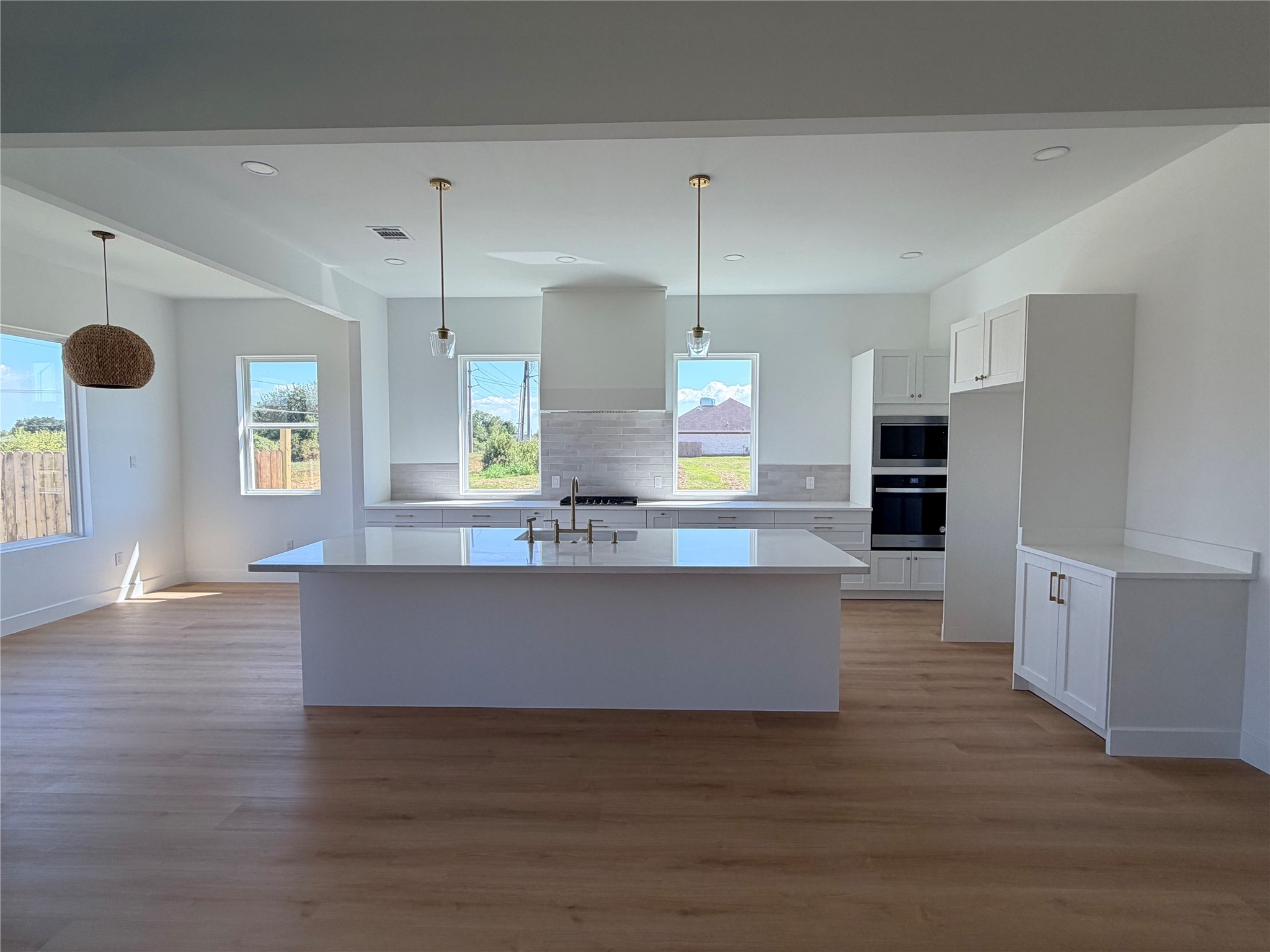 7180 Royal Meadows Street Property Photo 4