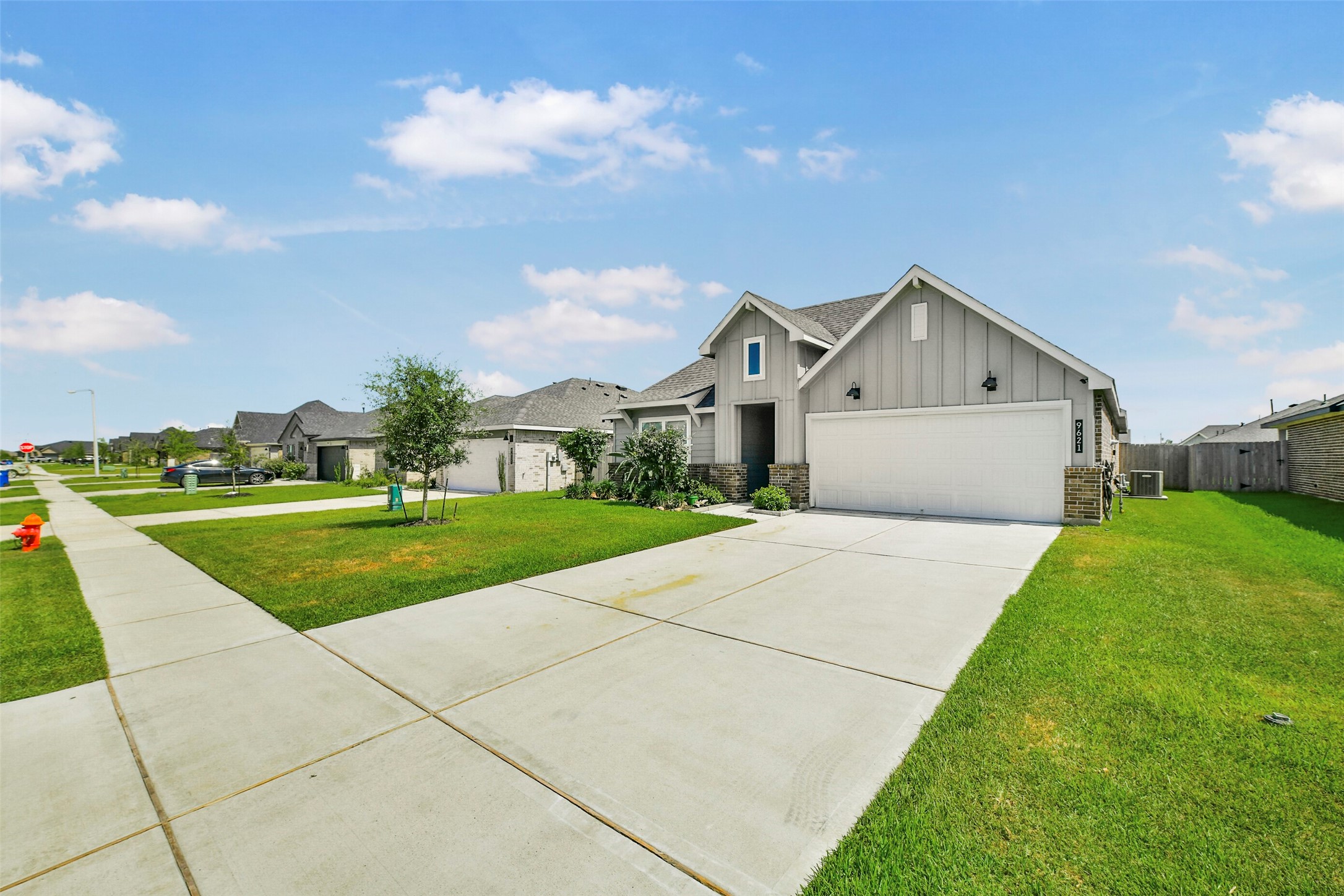 9621 Wall Street Property Photo 3