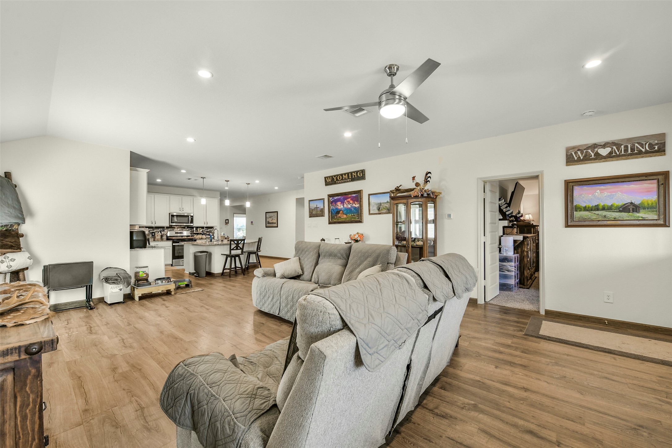 9621 Wall Street Property Photo 7