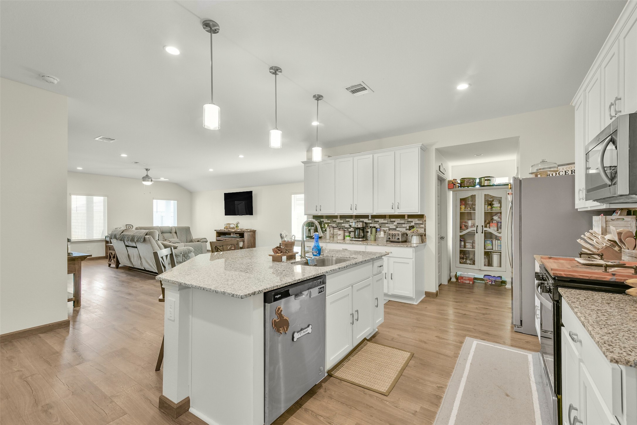 9621 Wall Street Property Photo 10
